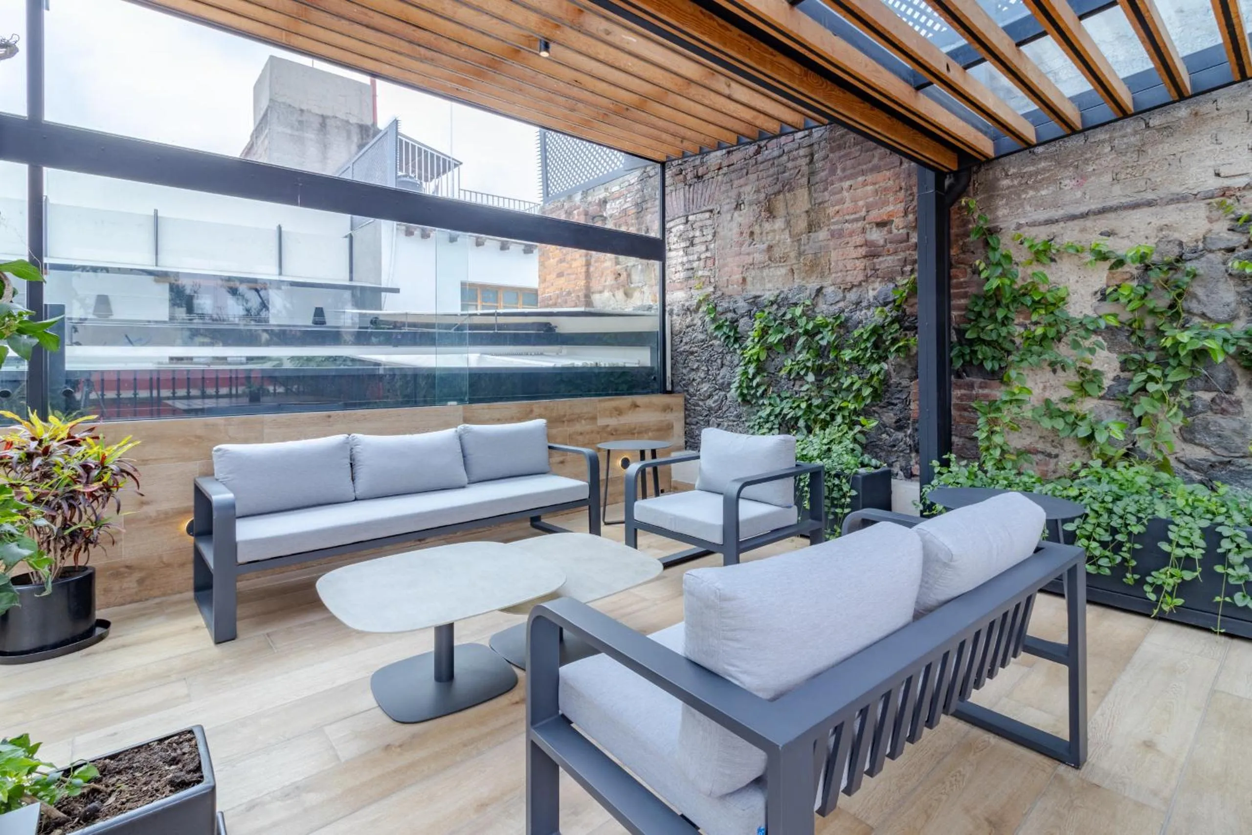 Patio in Antiguo Molino de San Jerónimo