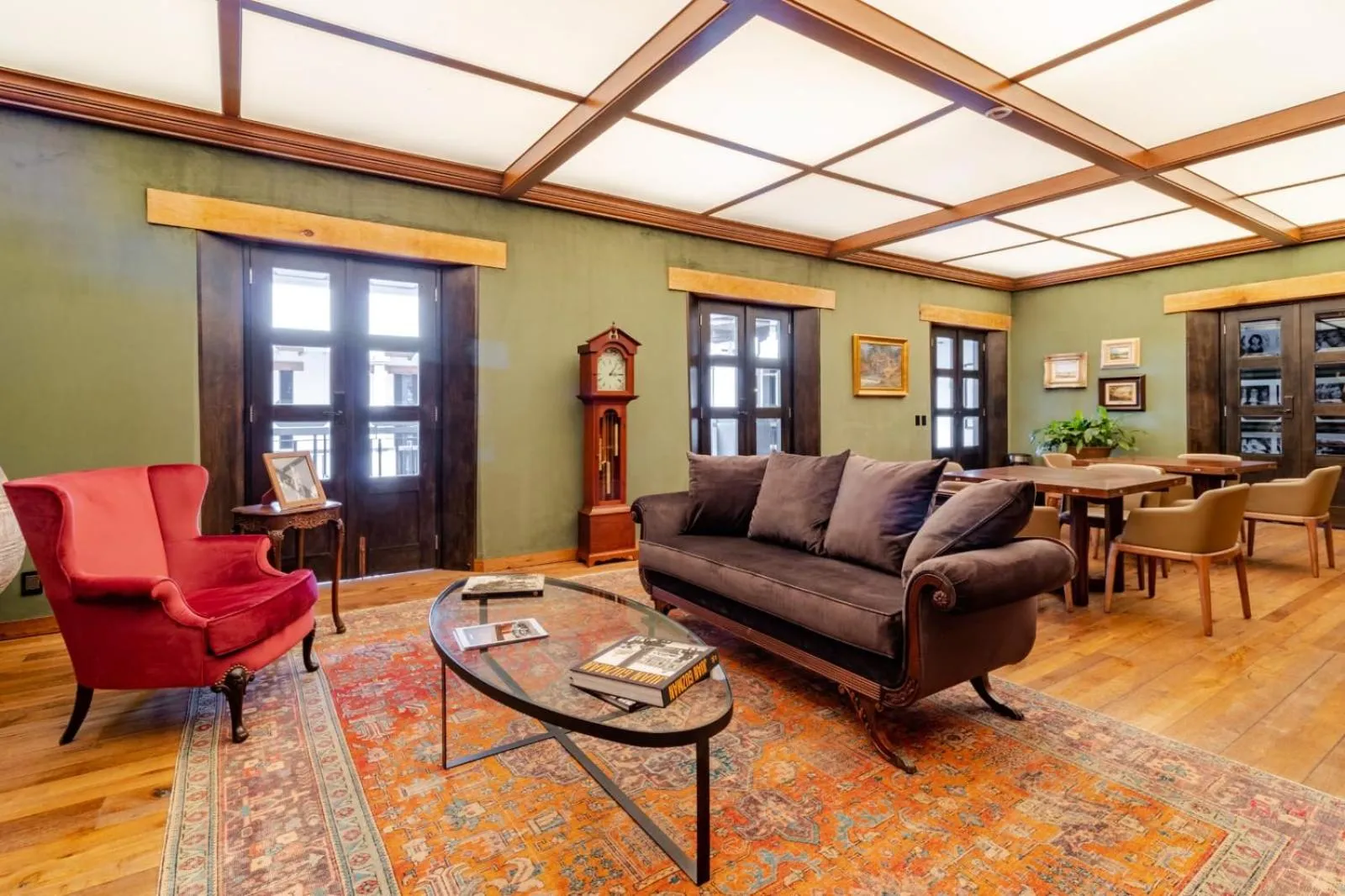 Library in Antiguo Molino de San Jerónimo