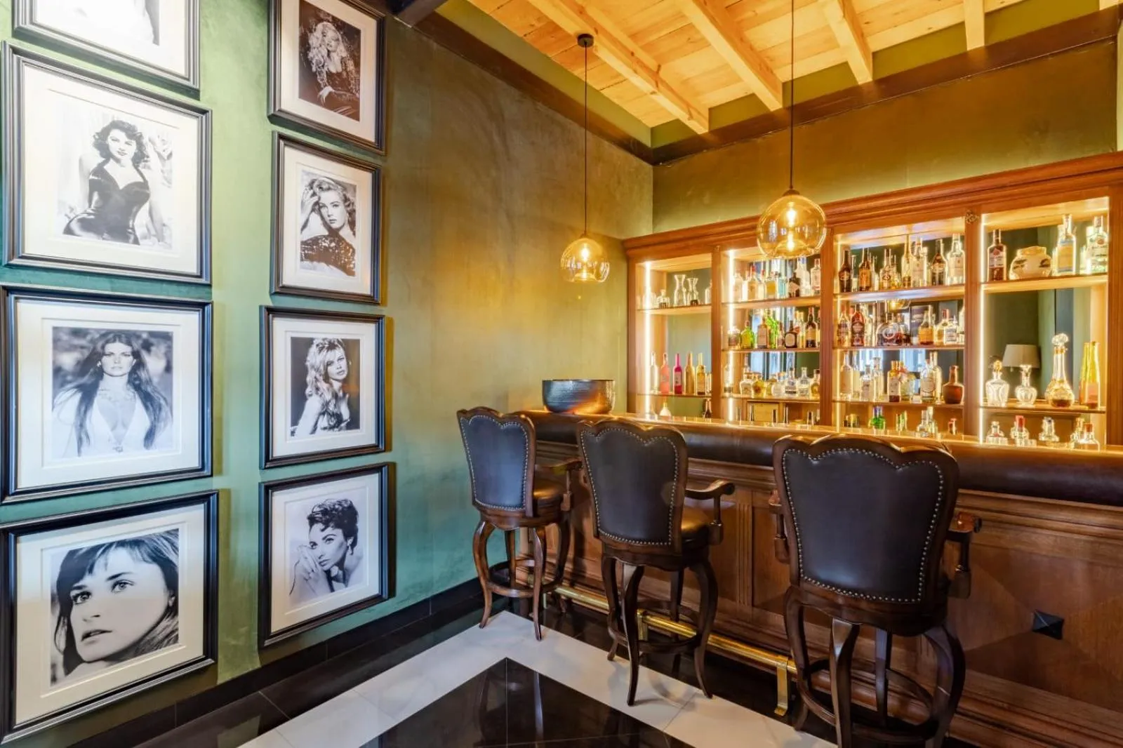 Lounge or bar in Antiguo Molino de San Jerónimo