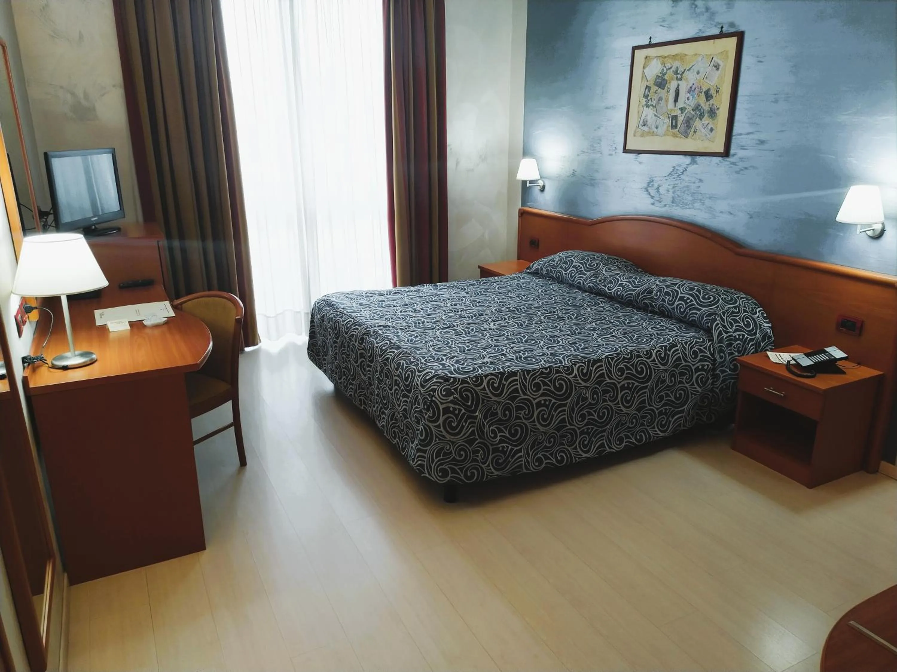 Bedroom, Bed in Hotel Brindor