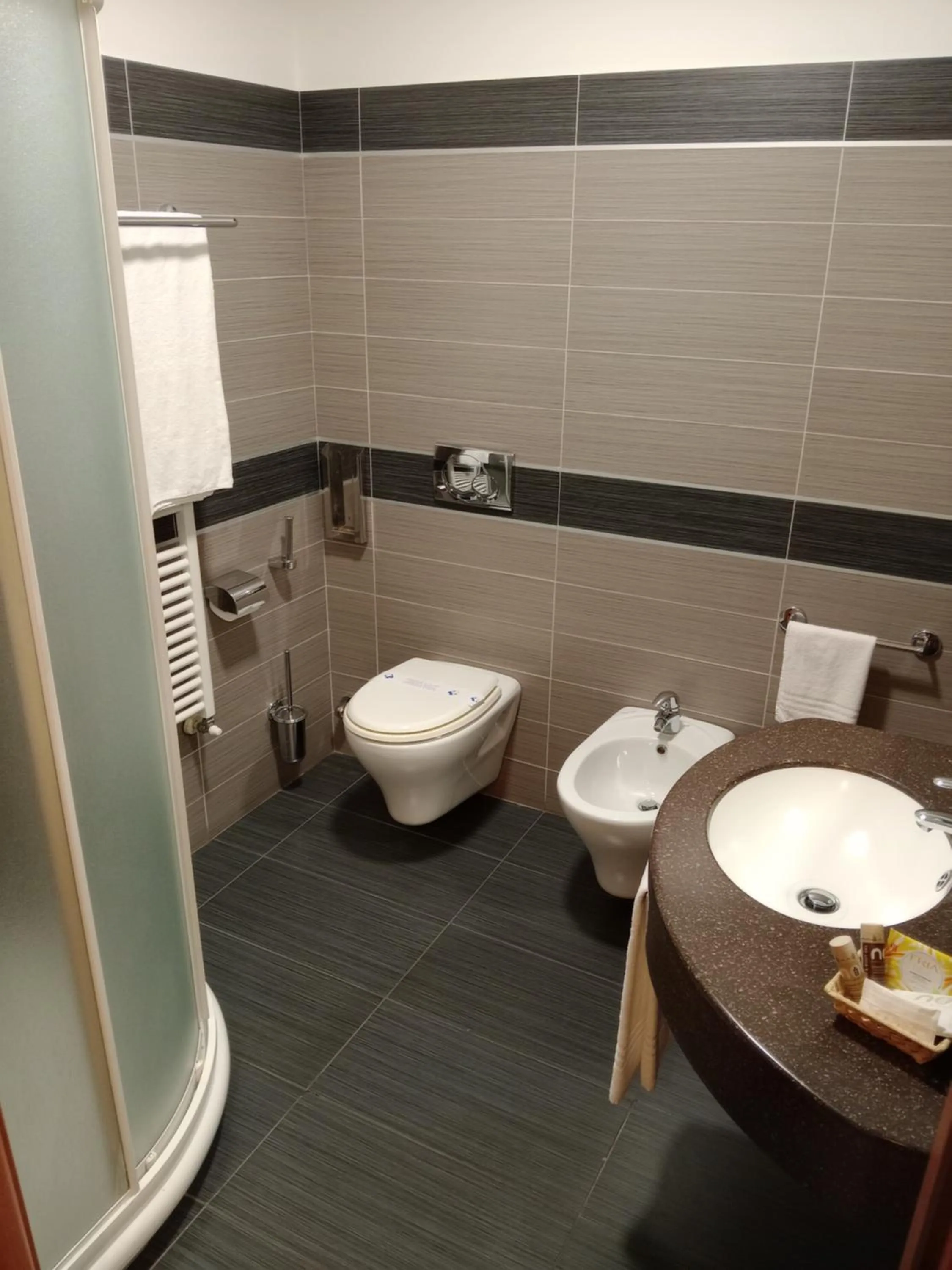 Bathroom in Hotel Brindor