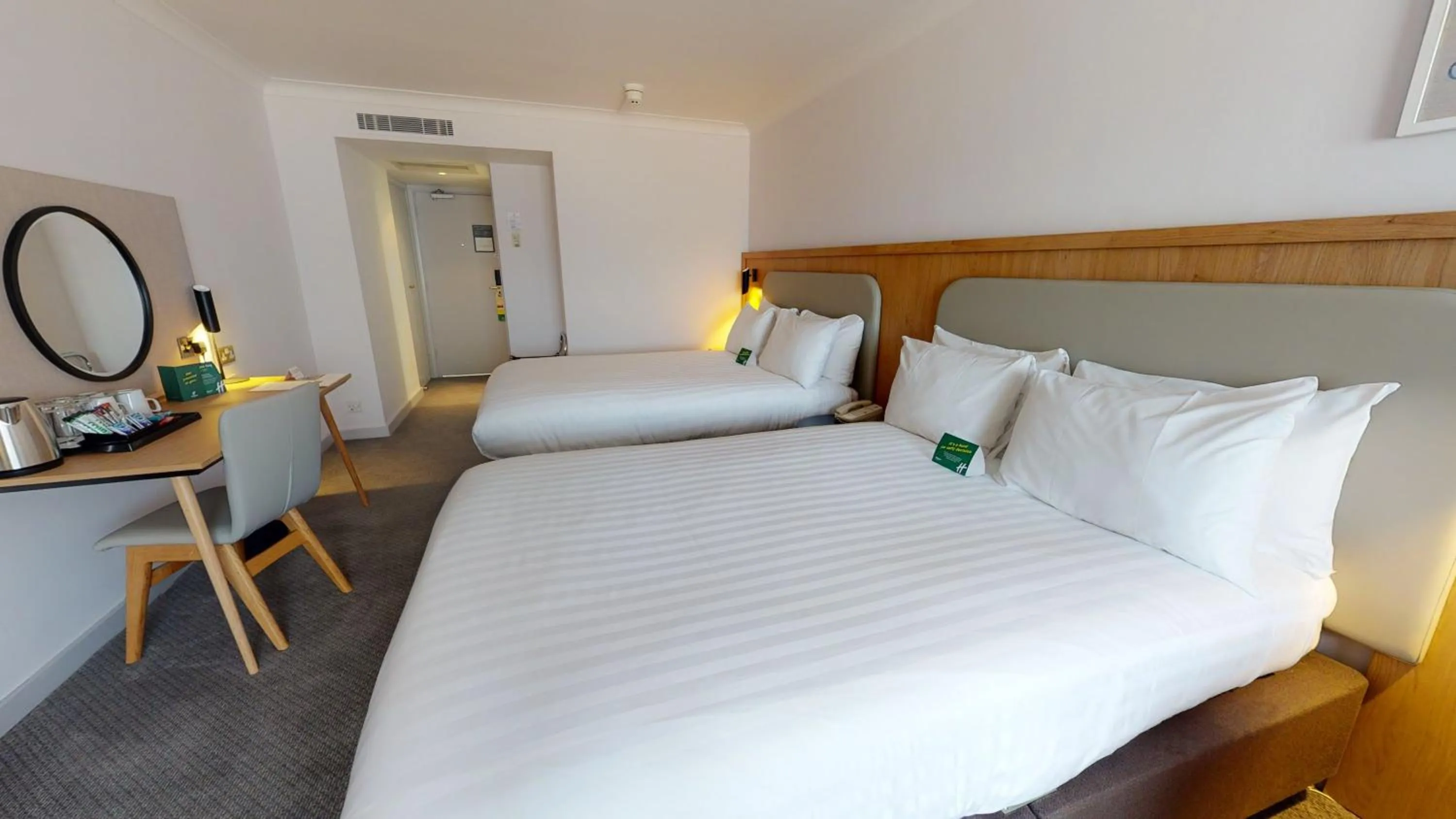 Photo of the whole room, Bed in Holiday Inn Cambridge by IHG