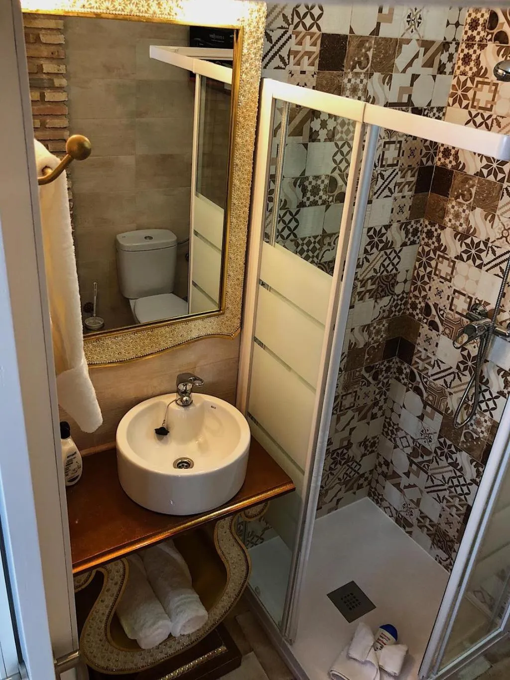 Shower in Retiro del Teatro Almagro