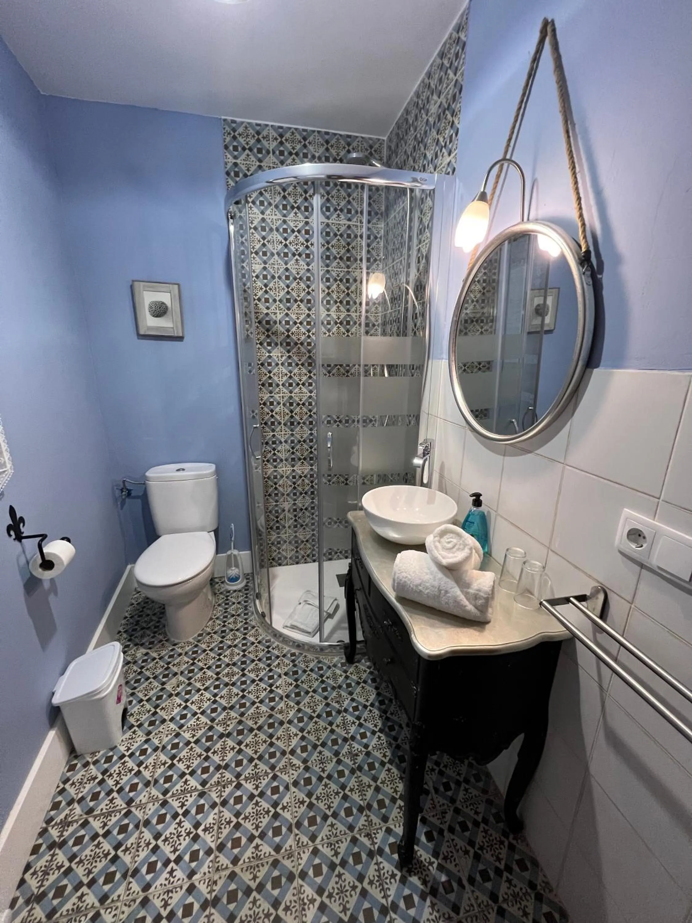 Shower in Retiro del Teatro Almagro