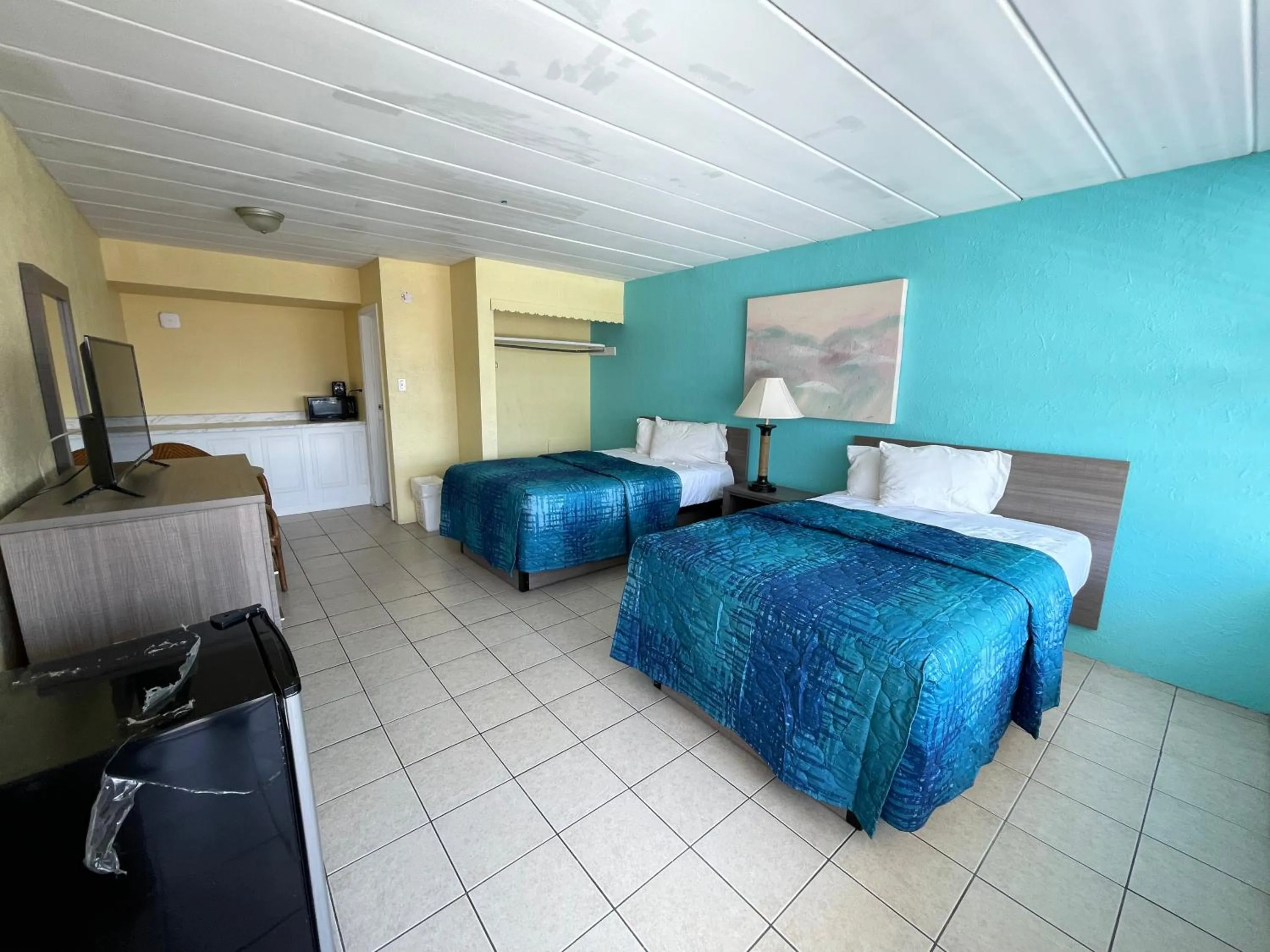 Bed in Bird of Paradise Motel