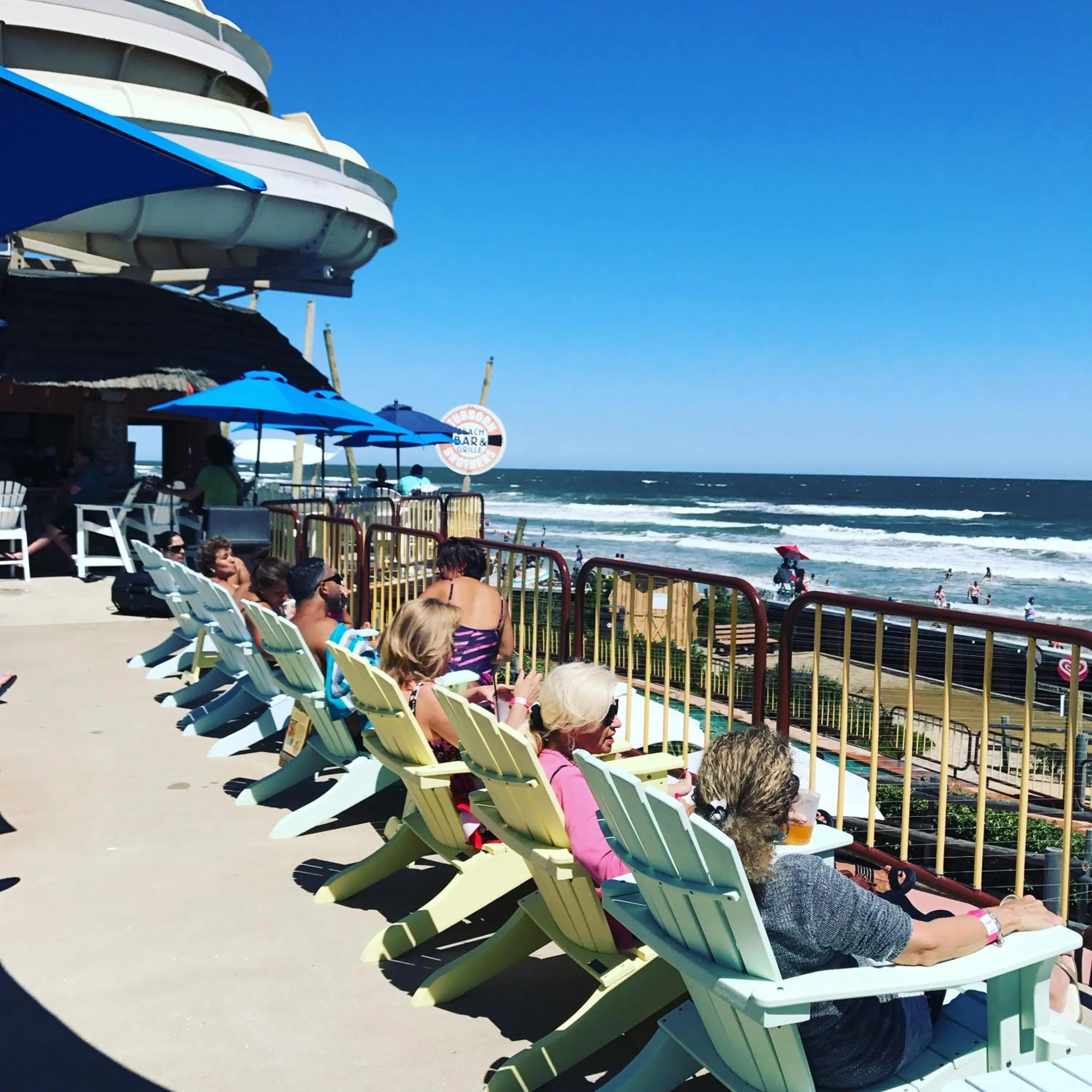 Day in Bird of Paradise Motel