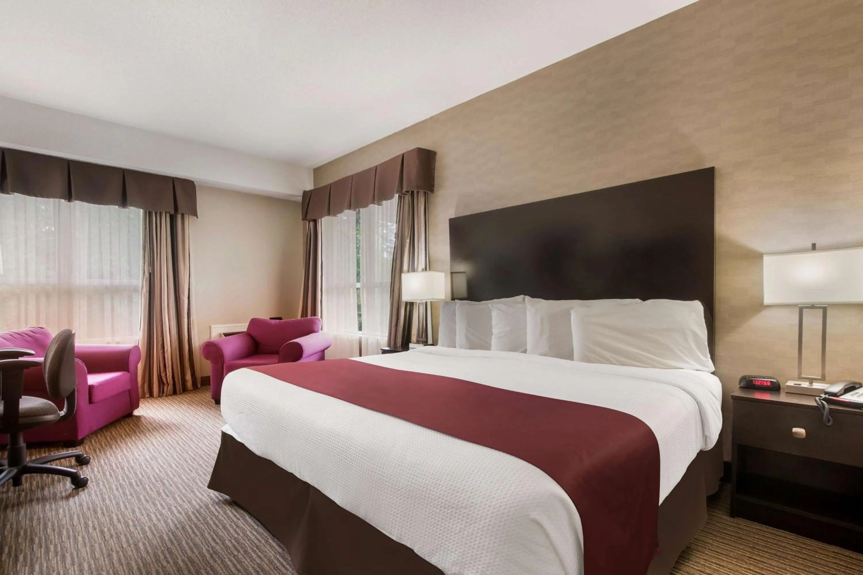 Bedroom, Bed in Best Western Little River Inn