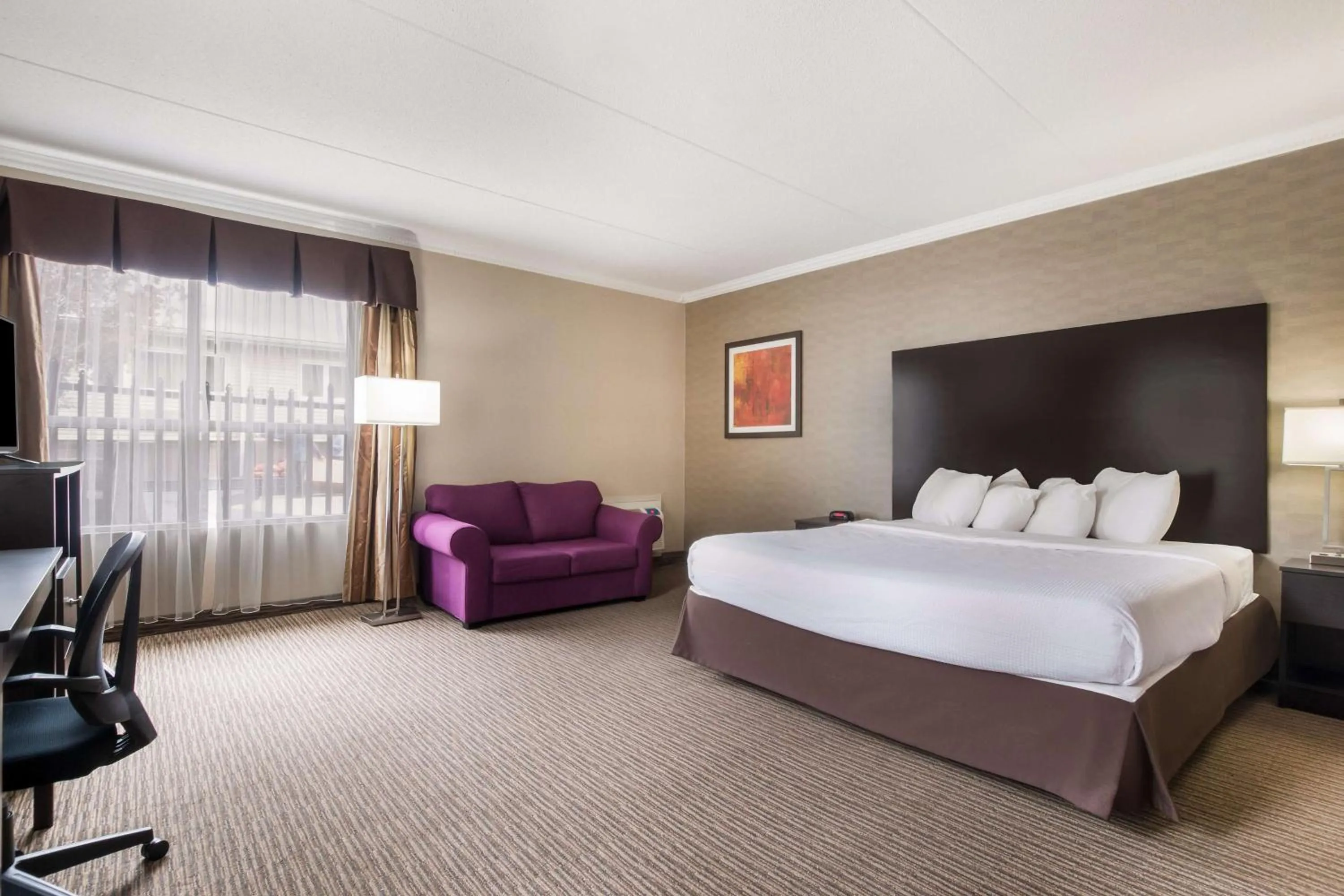 Bedroom, Bed in Best Western Little River Inn