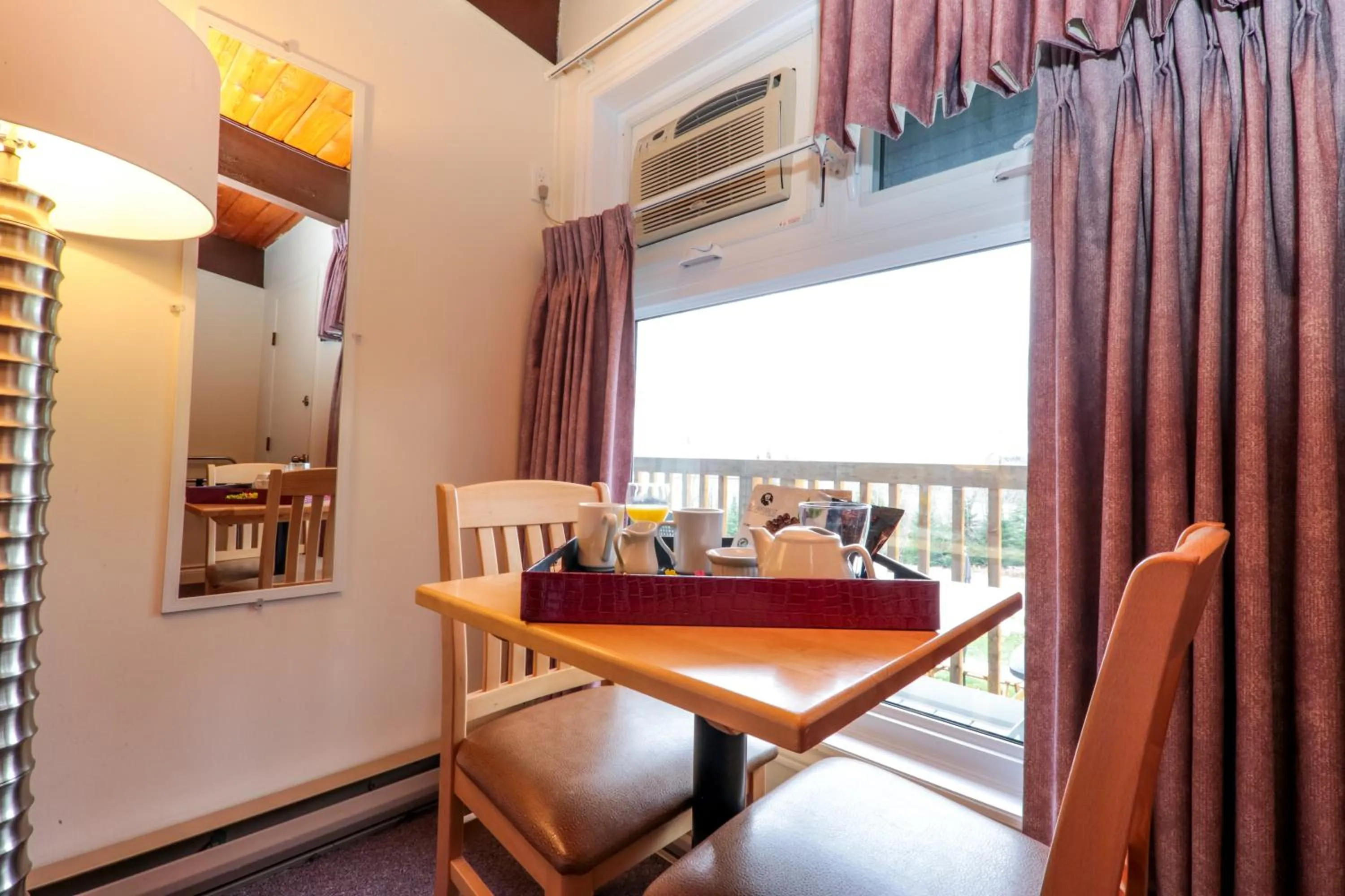 Balcony/Terrace in Lakeview Motel