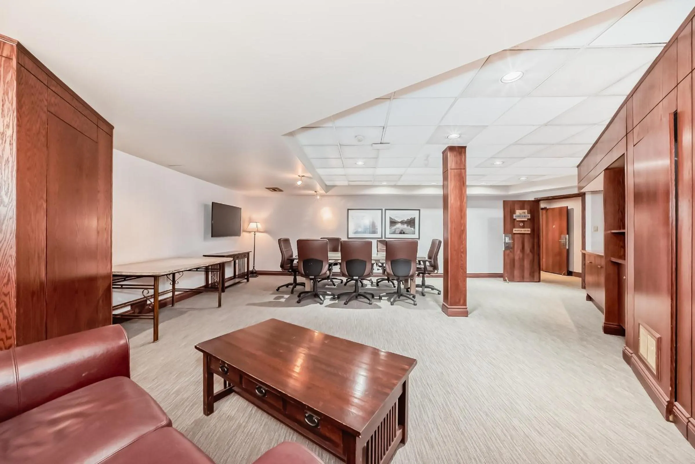 Meeting/conference room in Jasper Inn & Suites by INNhotels