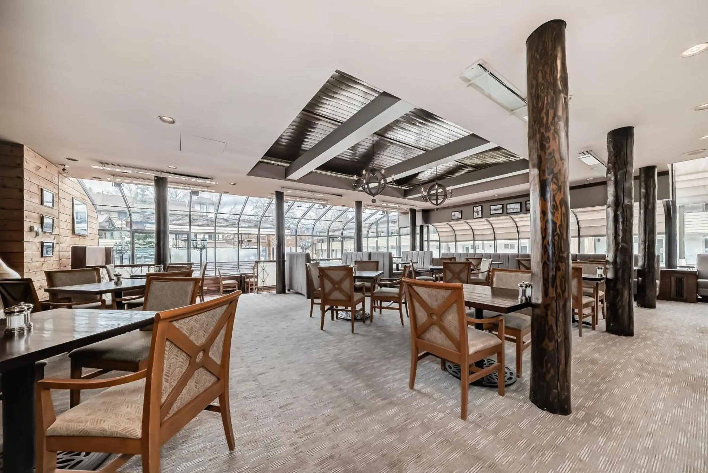 Restaurant/places to eat in Jasper Inn & Suites by INNhotels