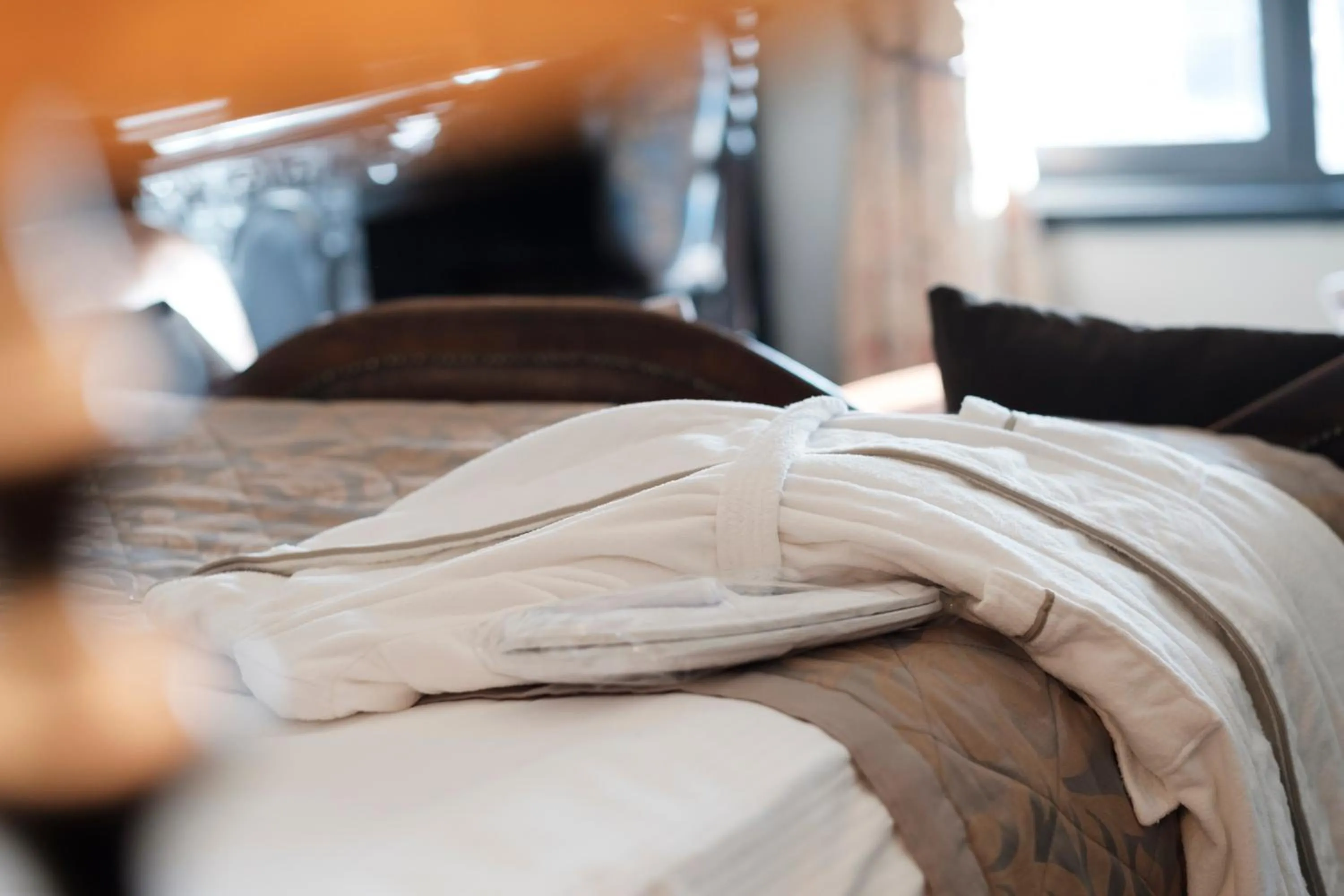 Bedroom, Bed in The White Swan Hotel