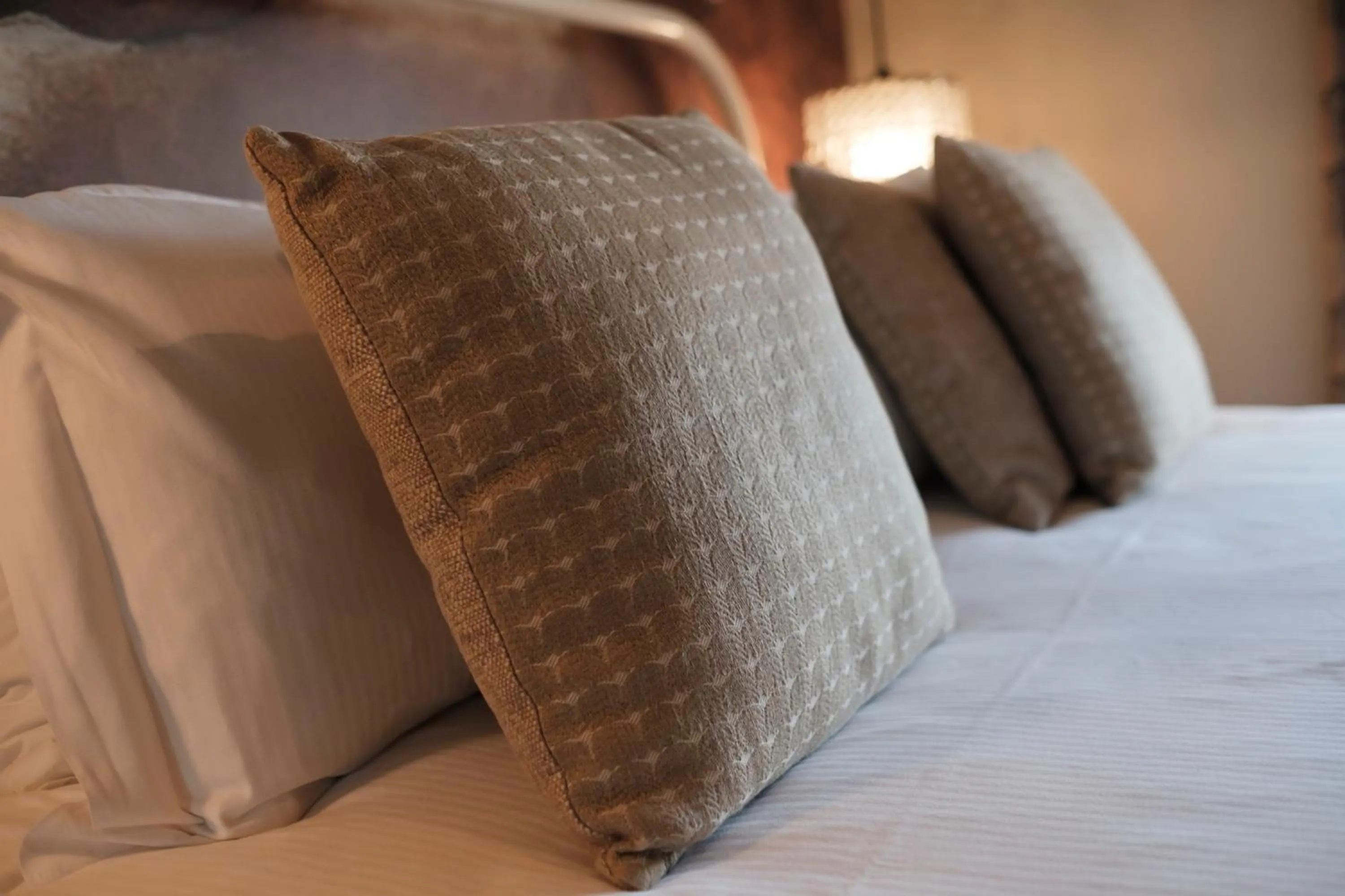 Bed in The White Swan Hotel