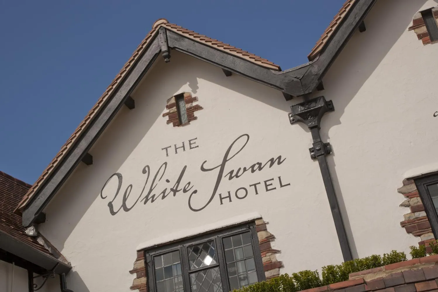 Facade/entrance in The White Swan Hotel