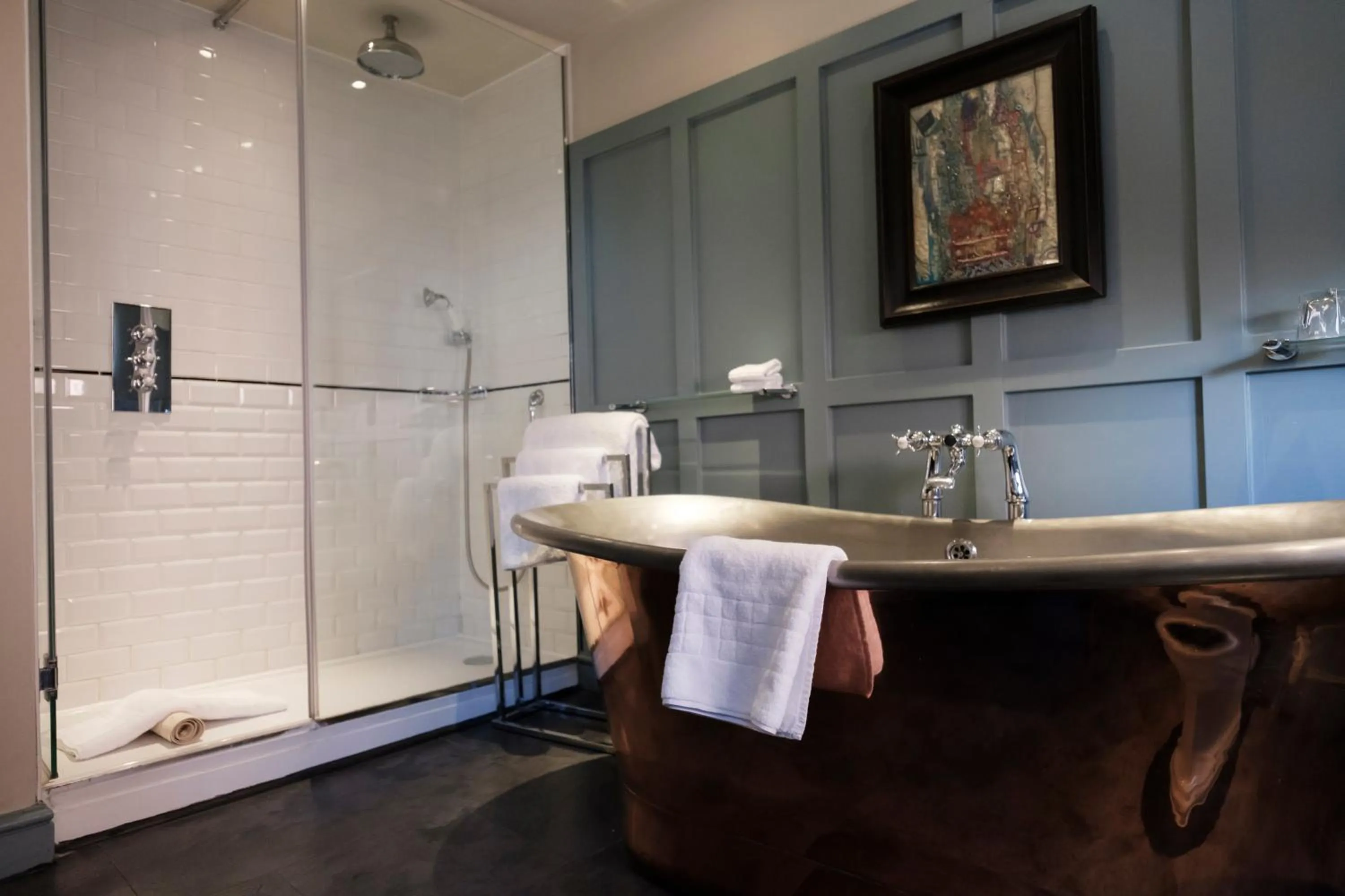 Shower in The White Swan Hotel