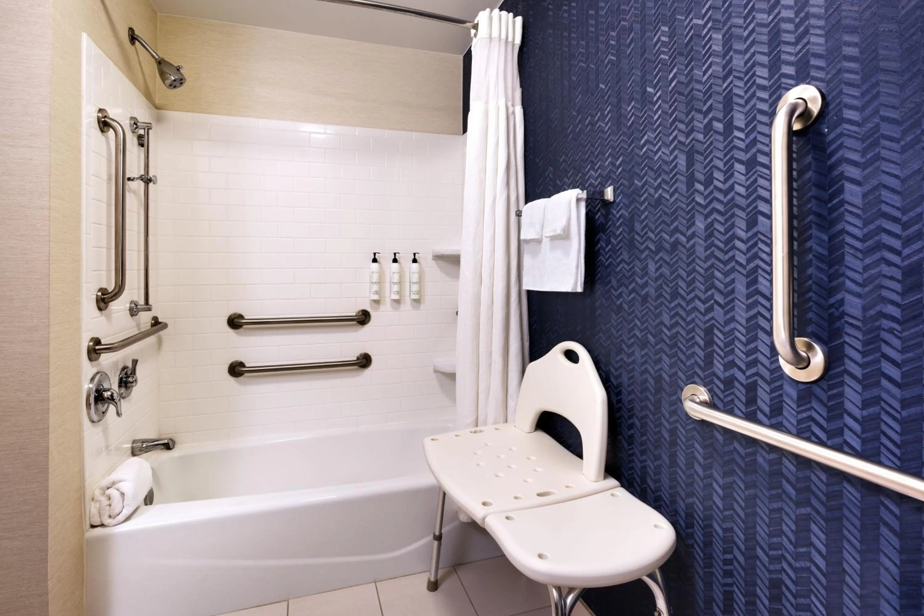 Bathroom in Fairfield Inn & Suites by Marriott Tallahassee Central