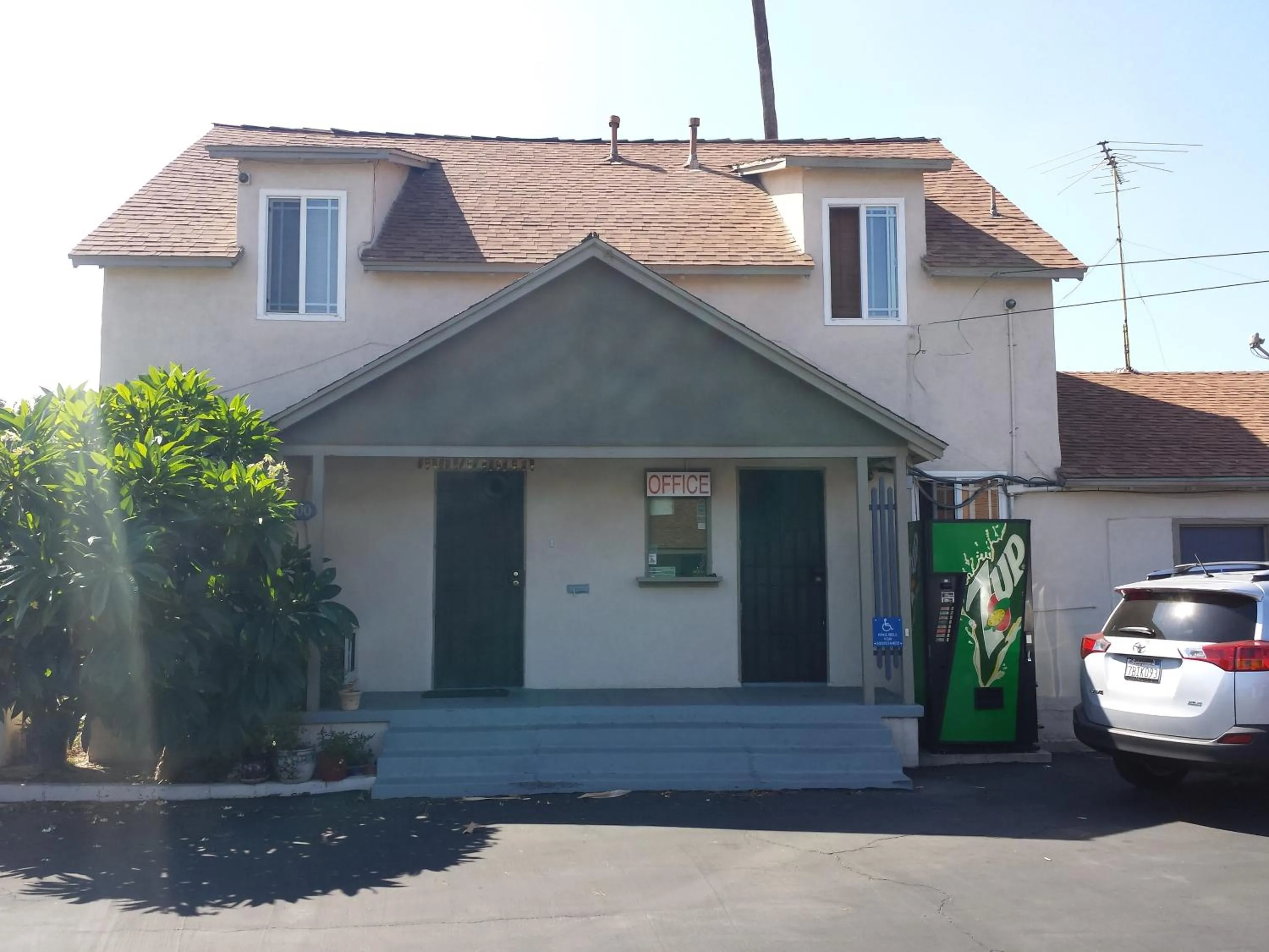 Property building in New Kansan Motel