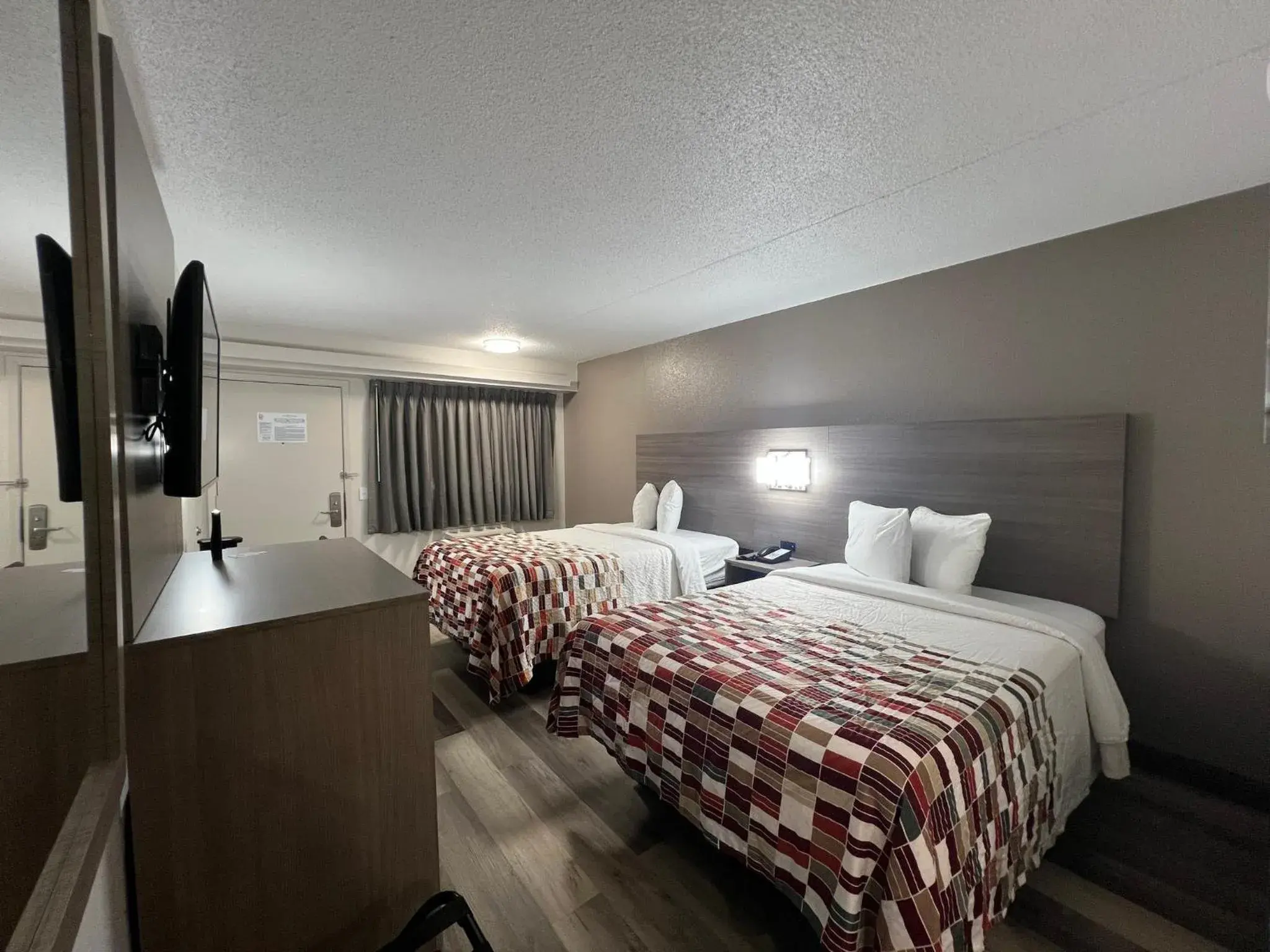 Deluxe Room with Two Double Beds Smoke Free in Red Roof Inn Lexington South Deluxe Room with Two Double Beds Smoke Free in Red Roof Inn Lexington South