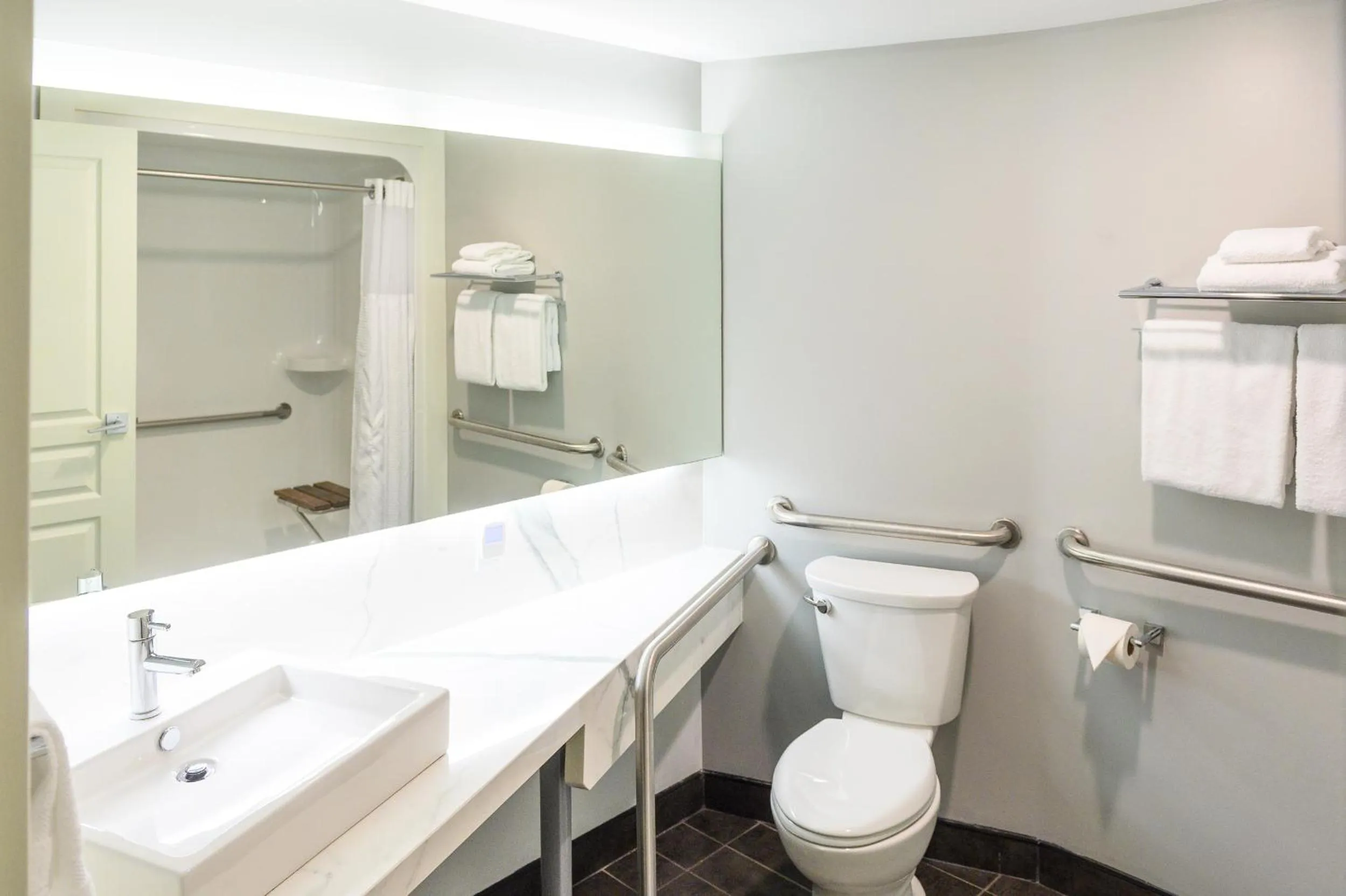 Bathroom in Rodd Miramichi