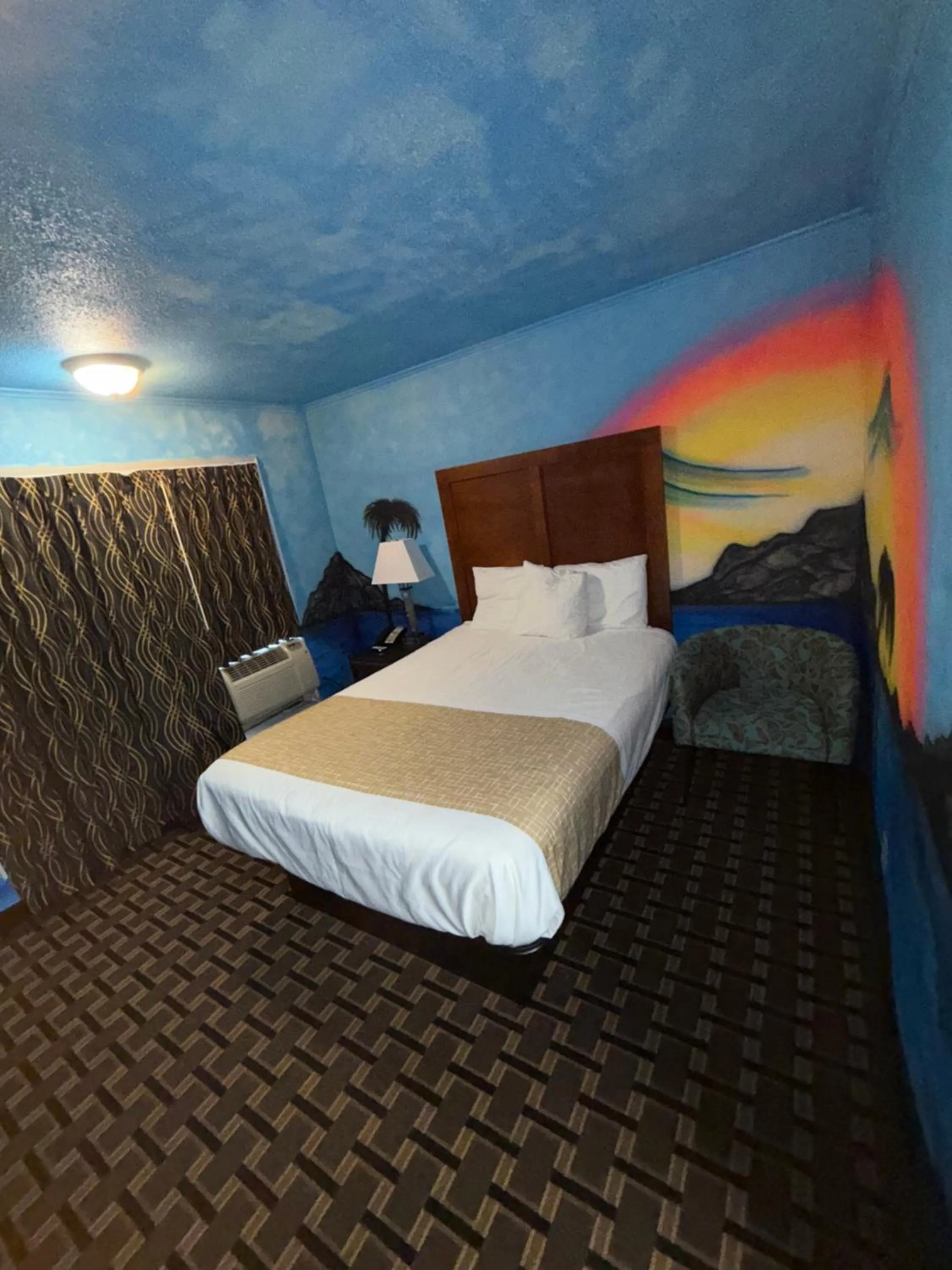Bed in Travelodge by Wyndham Jackson I-40 Exit 82