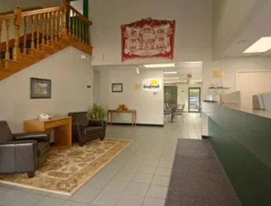 Lobby or reception in Days Inn by Wyndham Ashland