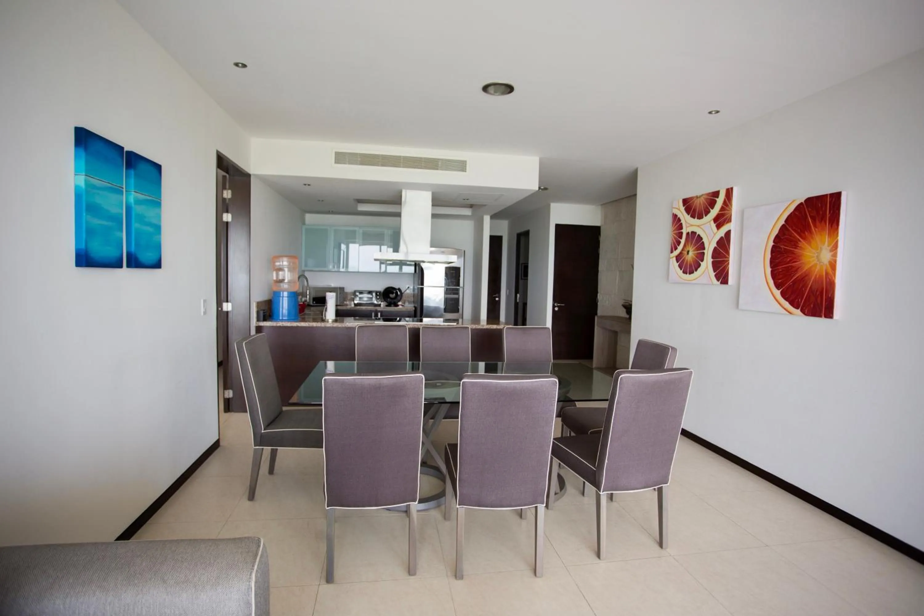 Kitchen or kitchenette in Apartment on the beach! Infinity pool