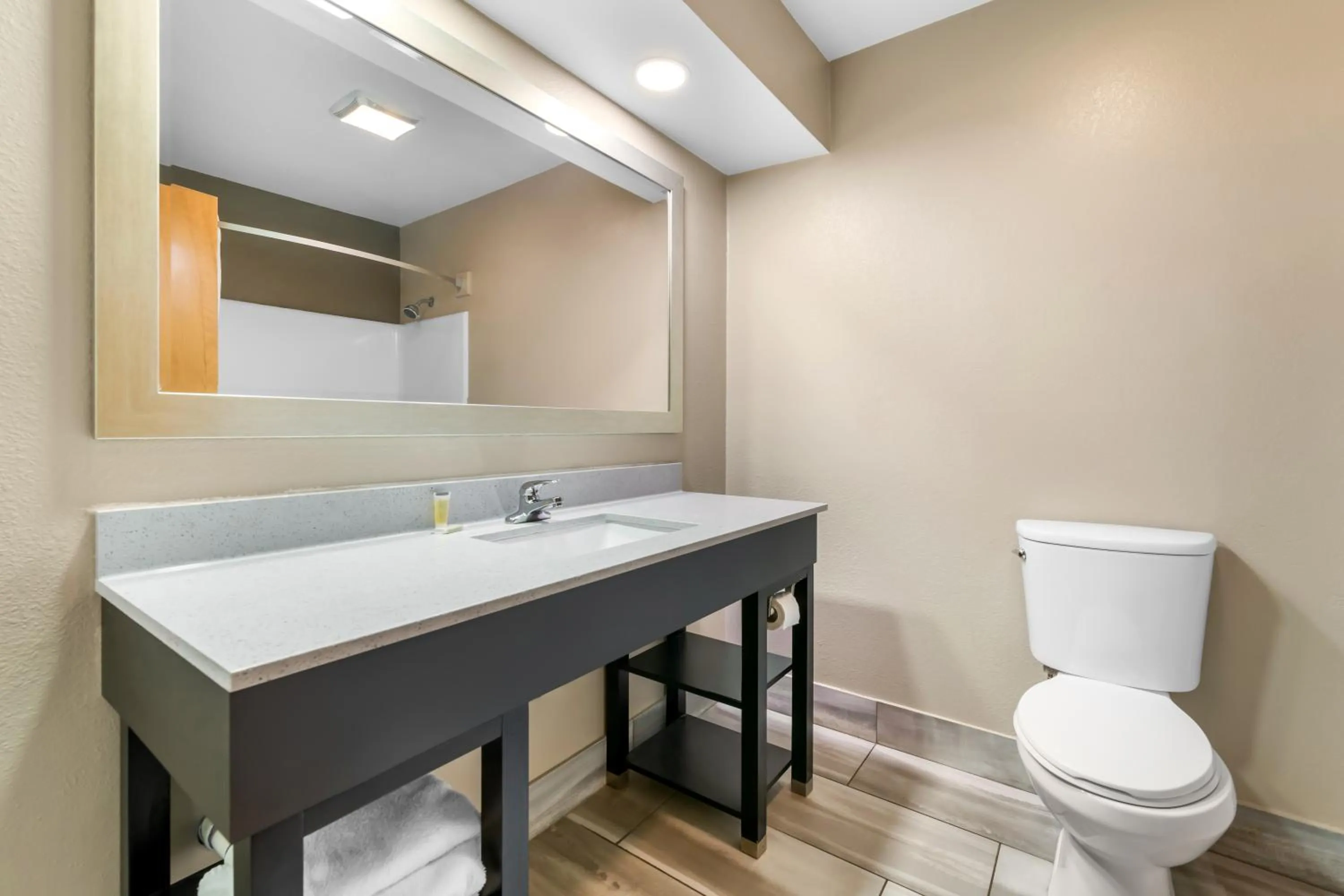 Bathroom in Super 8 by Wyndham Dickson