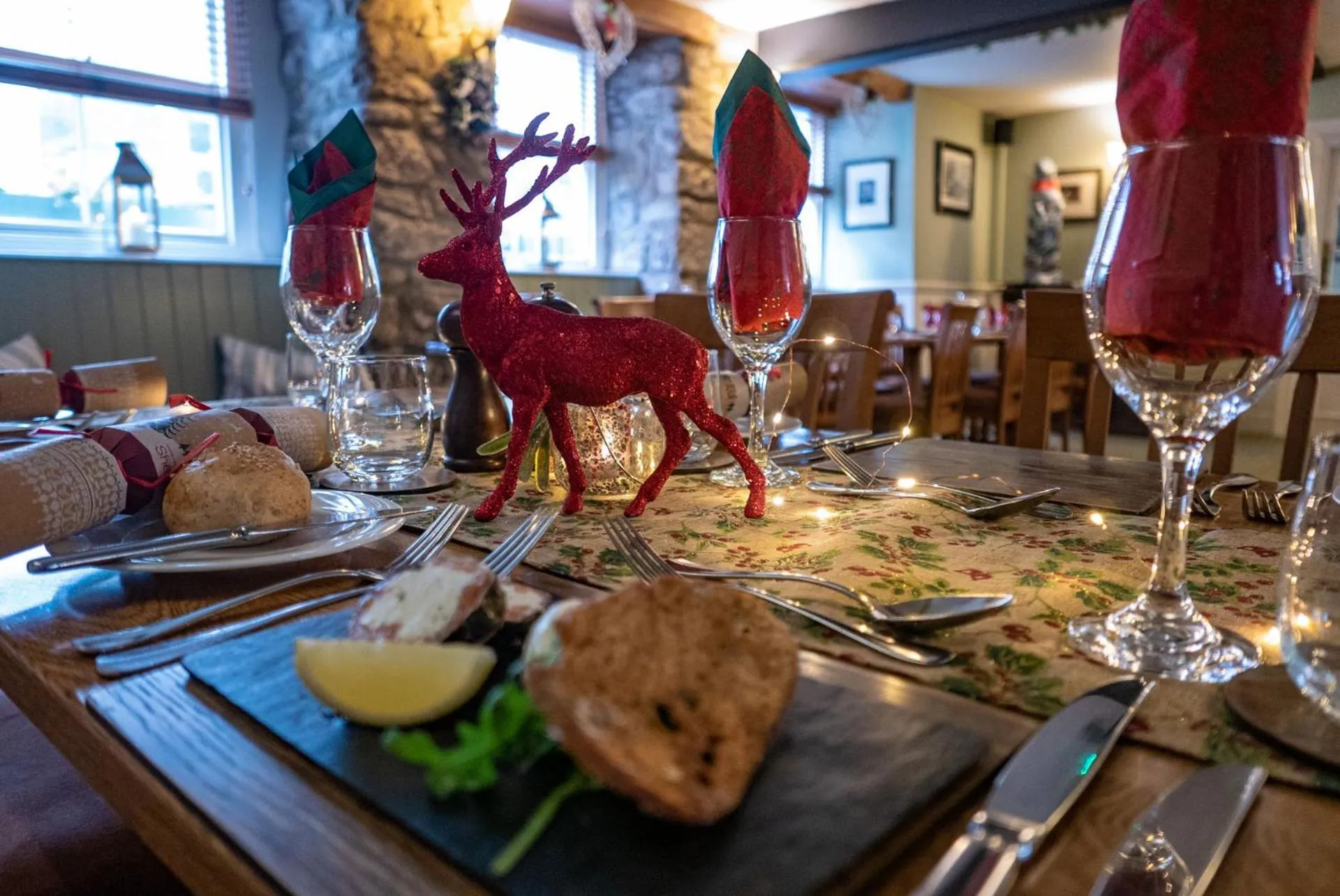 Restaurant/places to eat in The White Hart Hotel