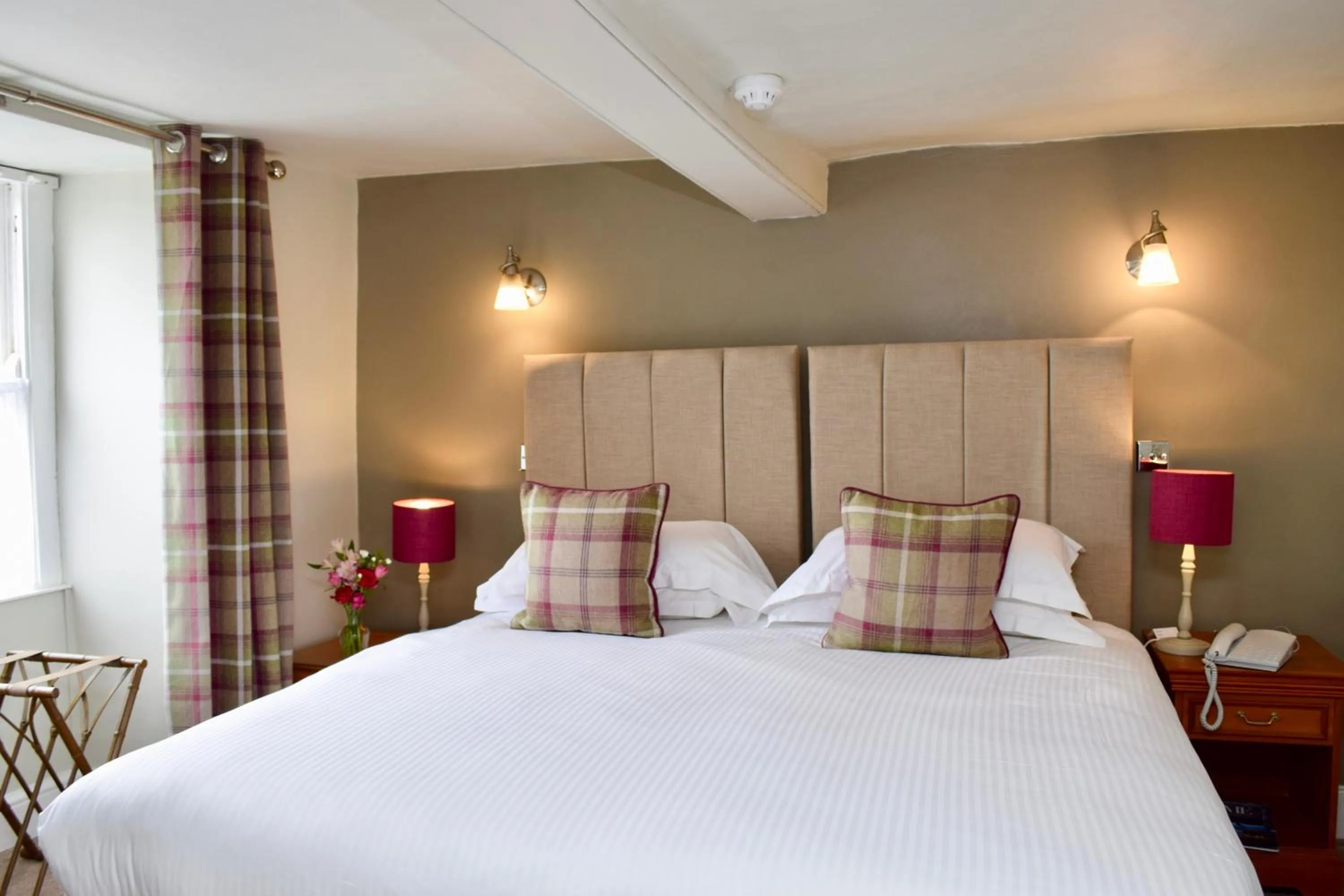 Bed in The White Hart Hotel