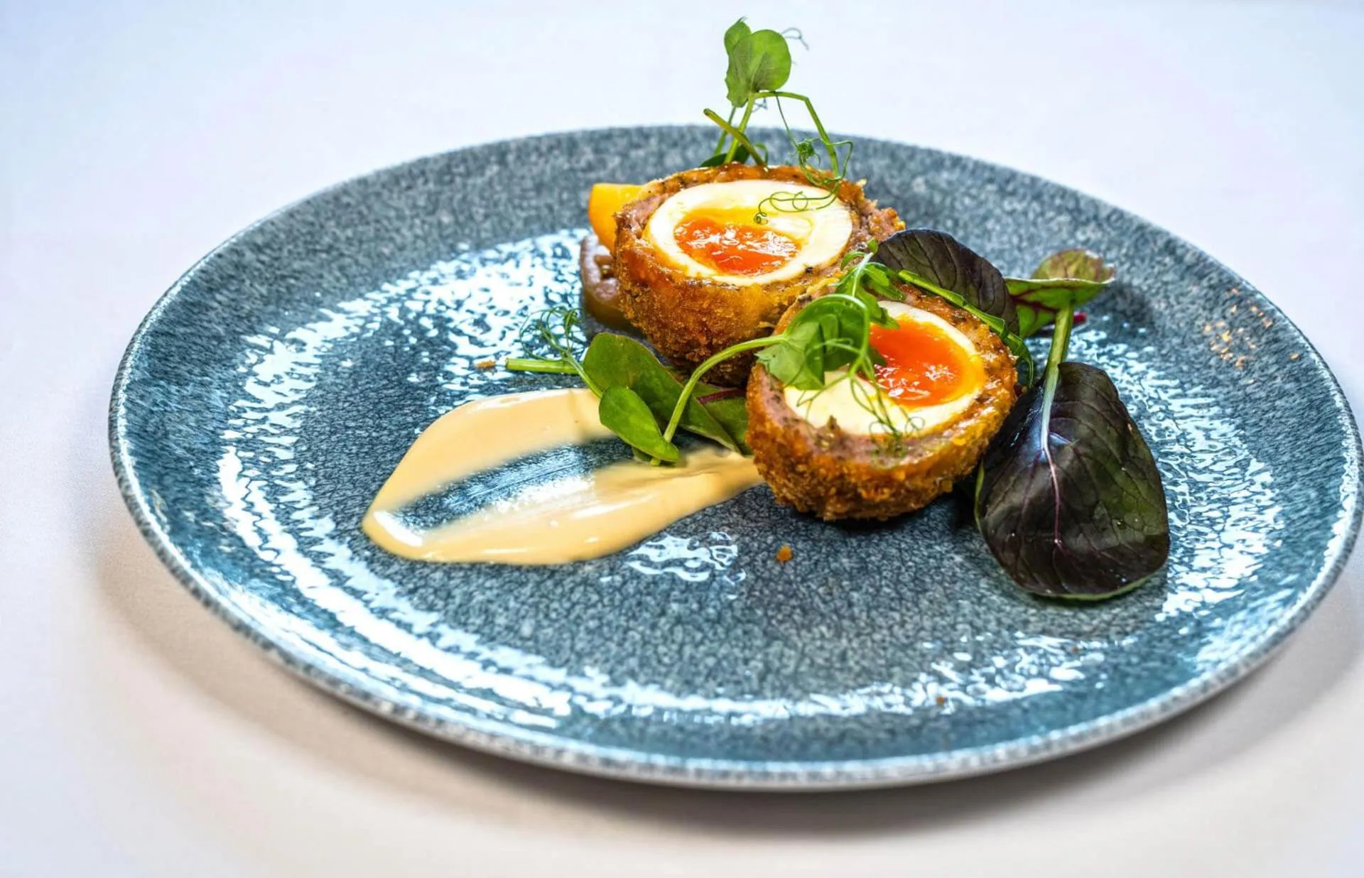 Restaurant/places to eat in The White Hart Hotel