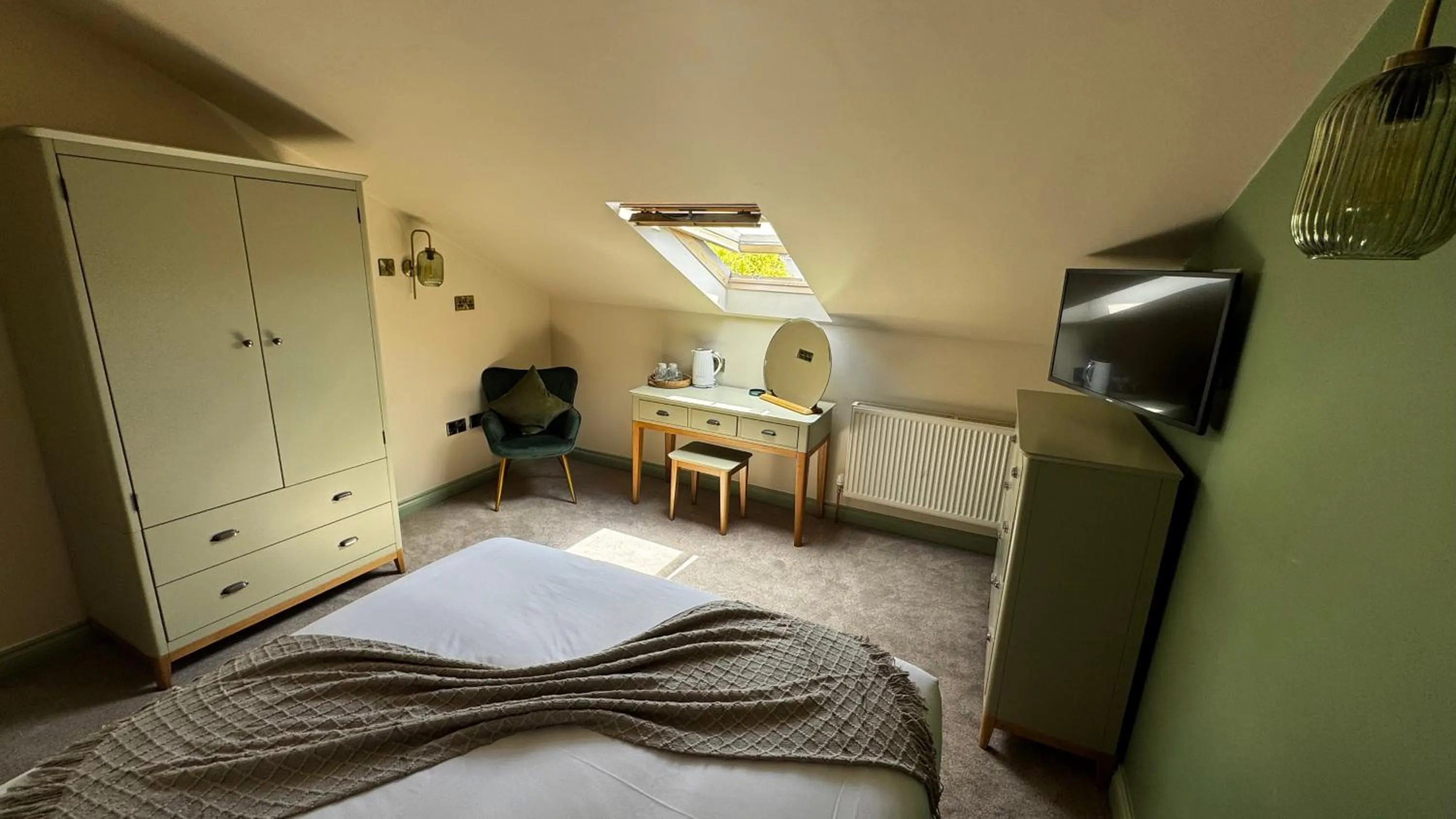 Bed in The White Hart Hotel