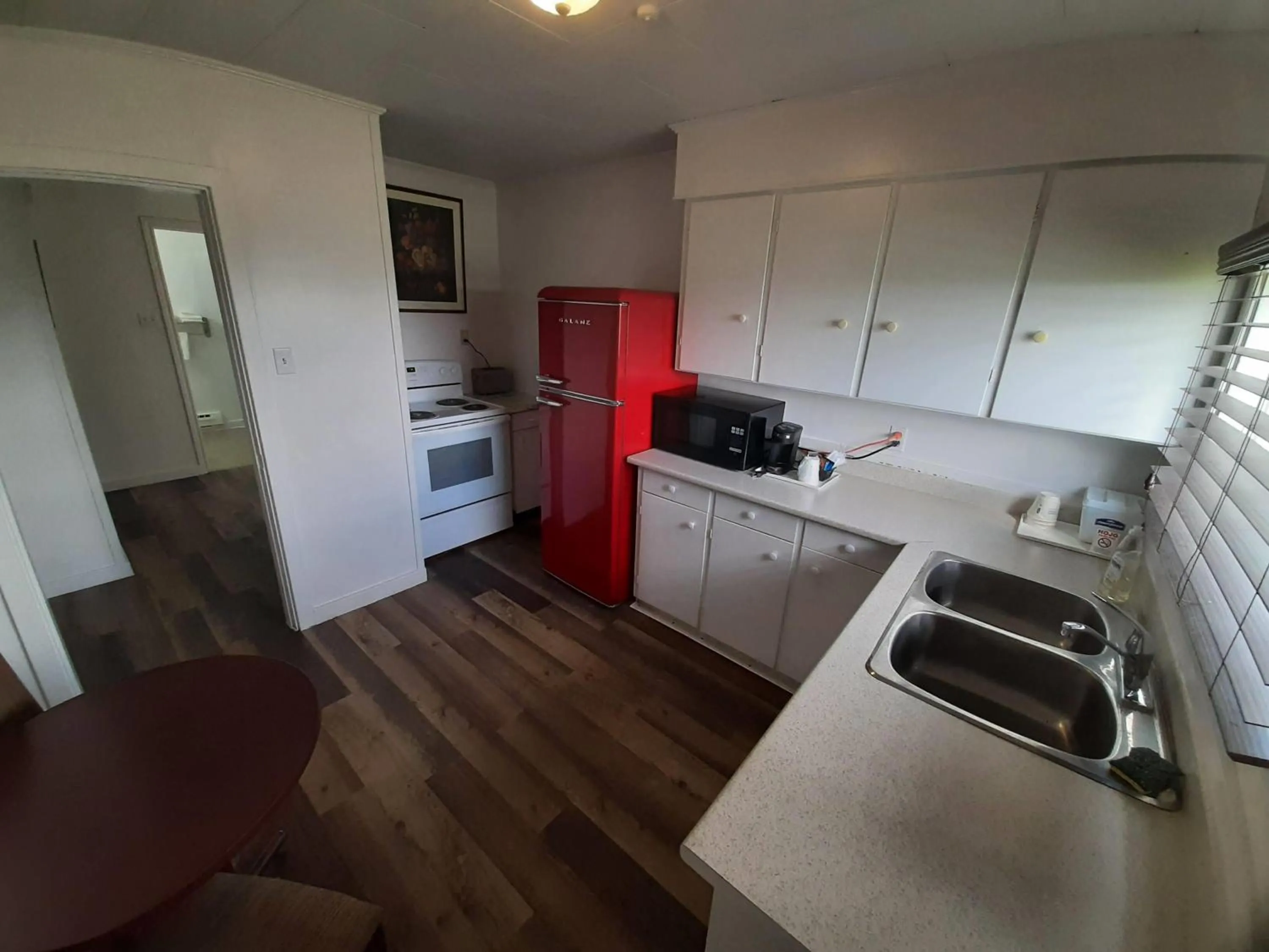 Photo of the whole room in Howard Johnson by Wyndham Woodstock NB