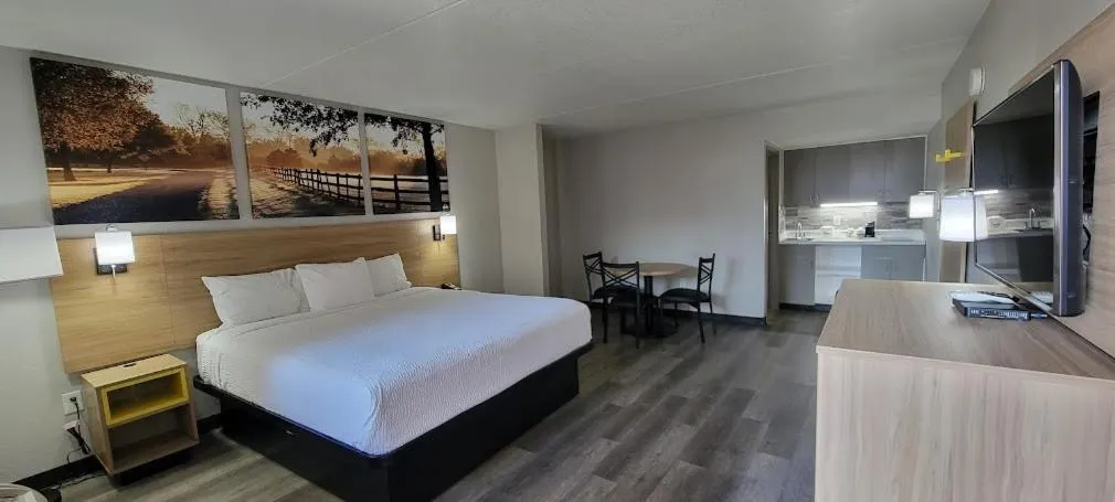 Bed in Days Inn by Wyndham Conway