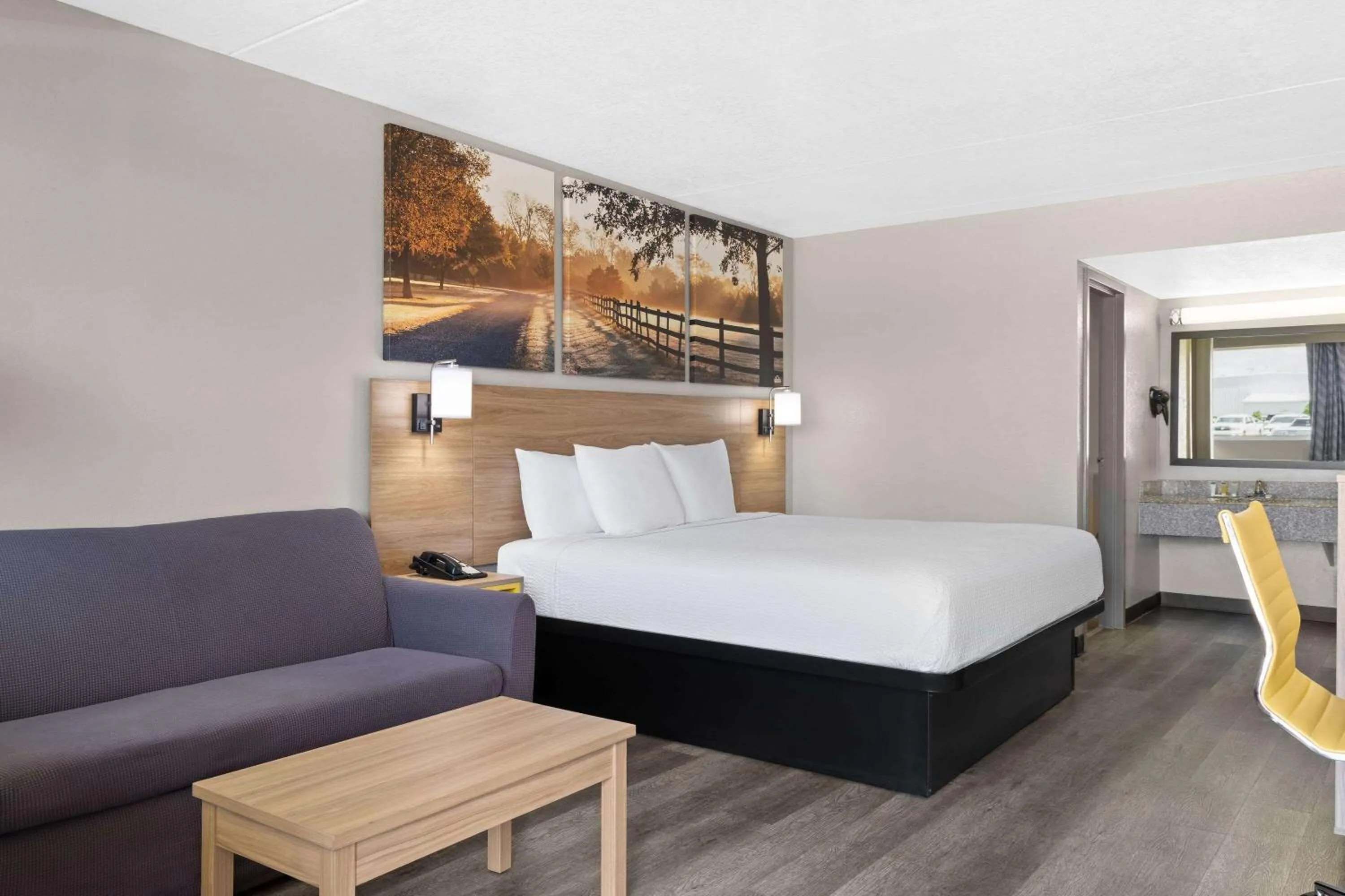 Standard King Room - Smoking in Days Inn by Wyndham Conway