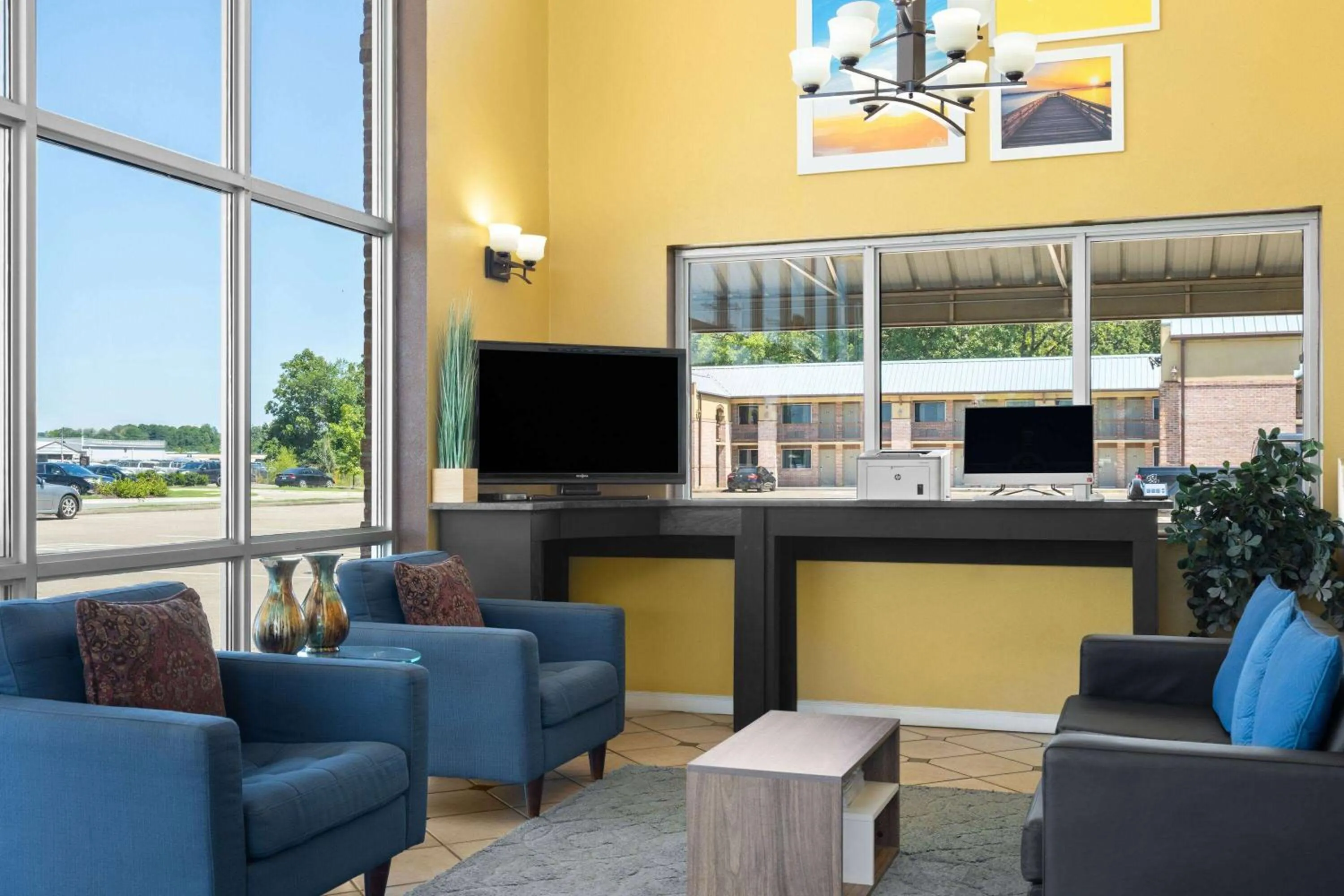 Lobby or reception in Days Inn by Wyndham Conway