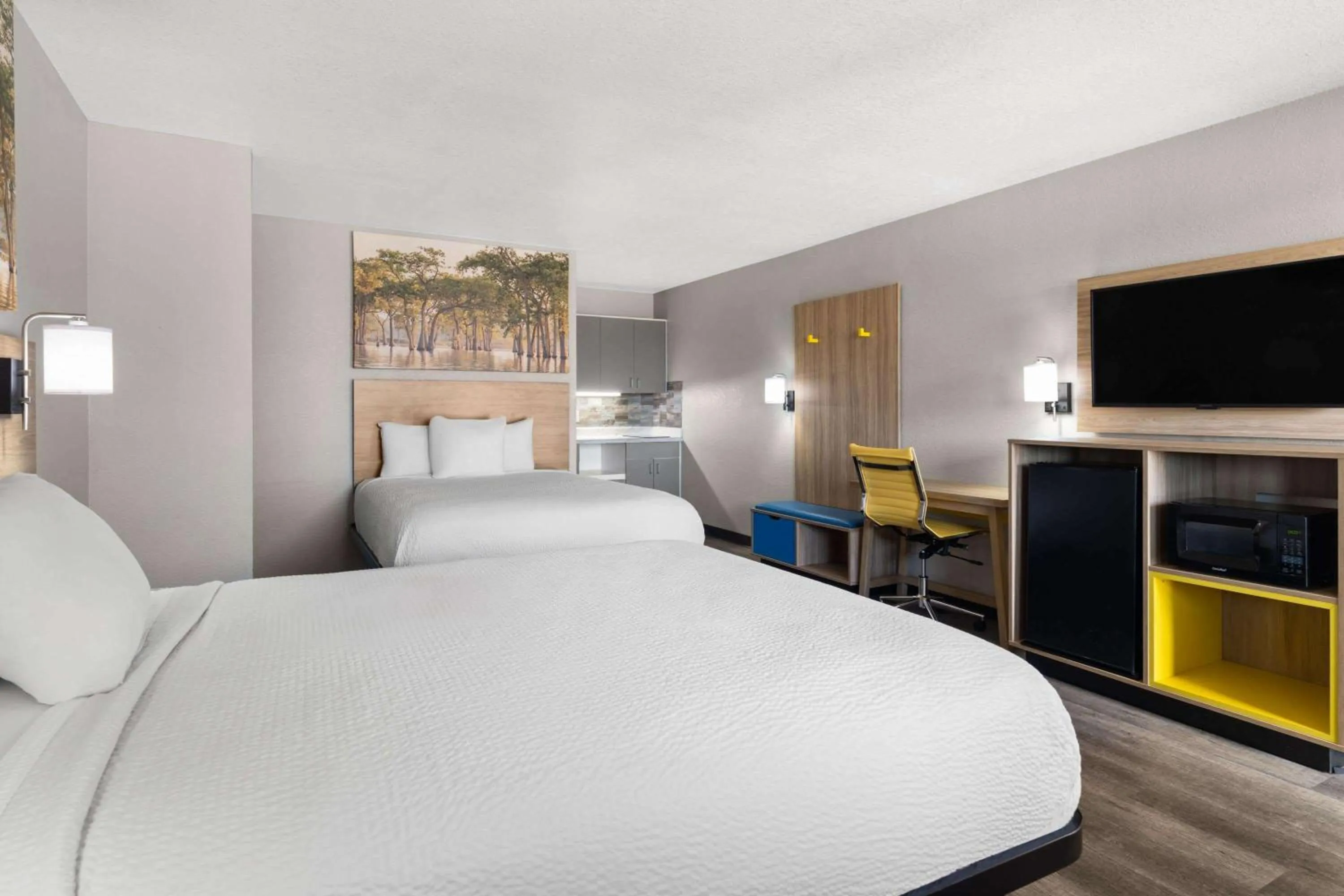 Photo of the whole room, Bed in Days Inn by Wyndham Conway