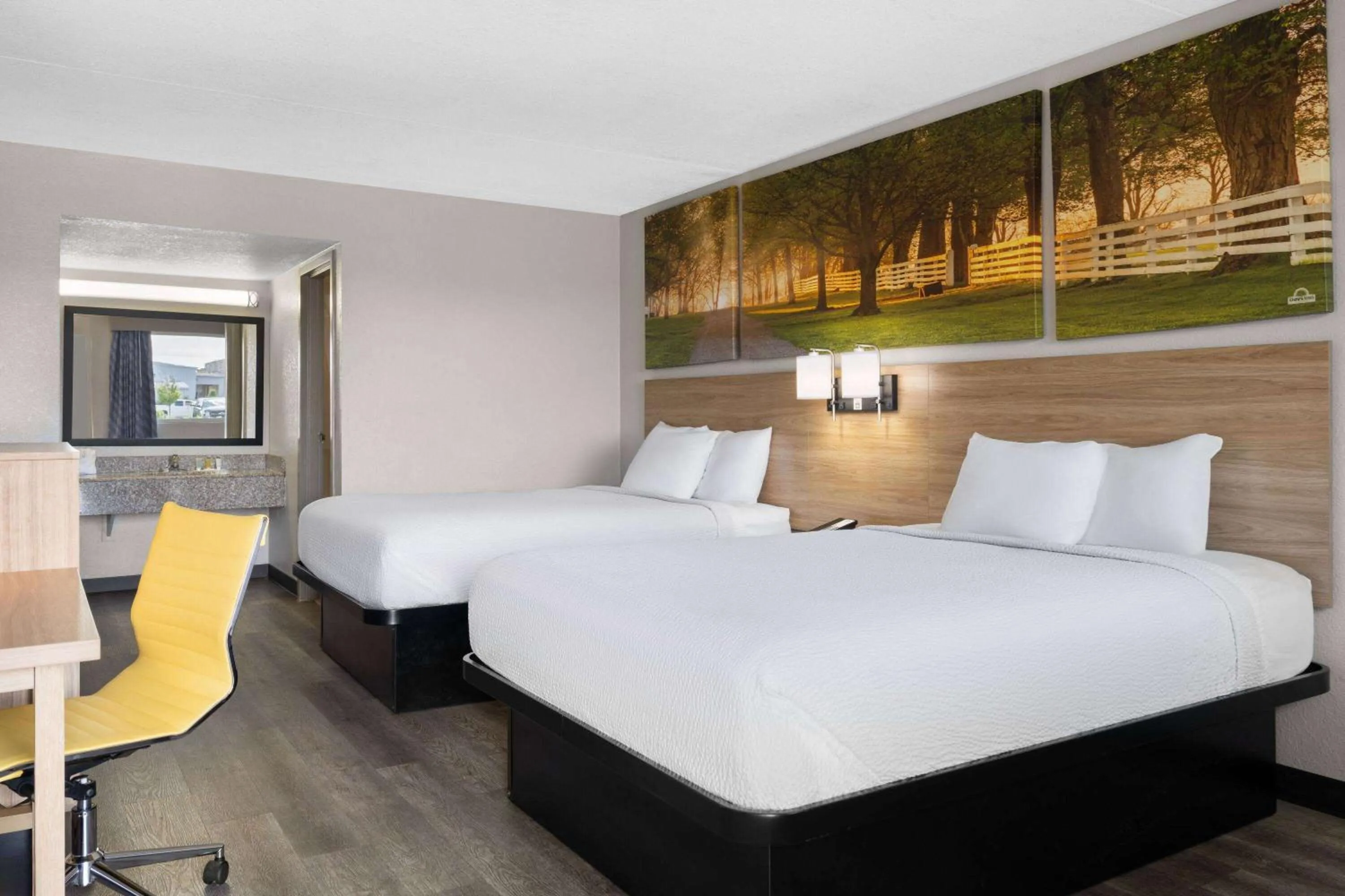 Photo of the whole room, Bed in Days Inn by Wyndham Conway