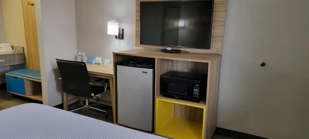 Bed in Days Inn by Wyndham Conway