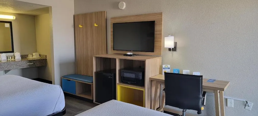 Bed in Days Inn by Wyndham Conway