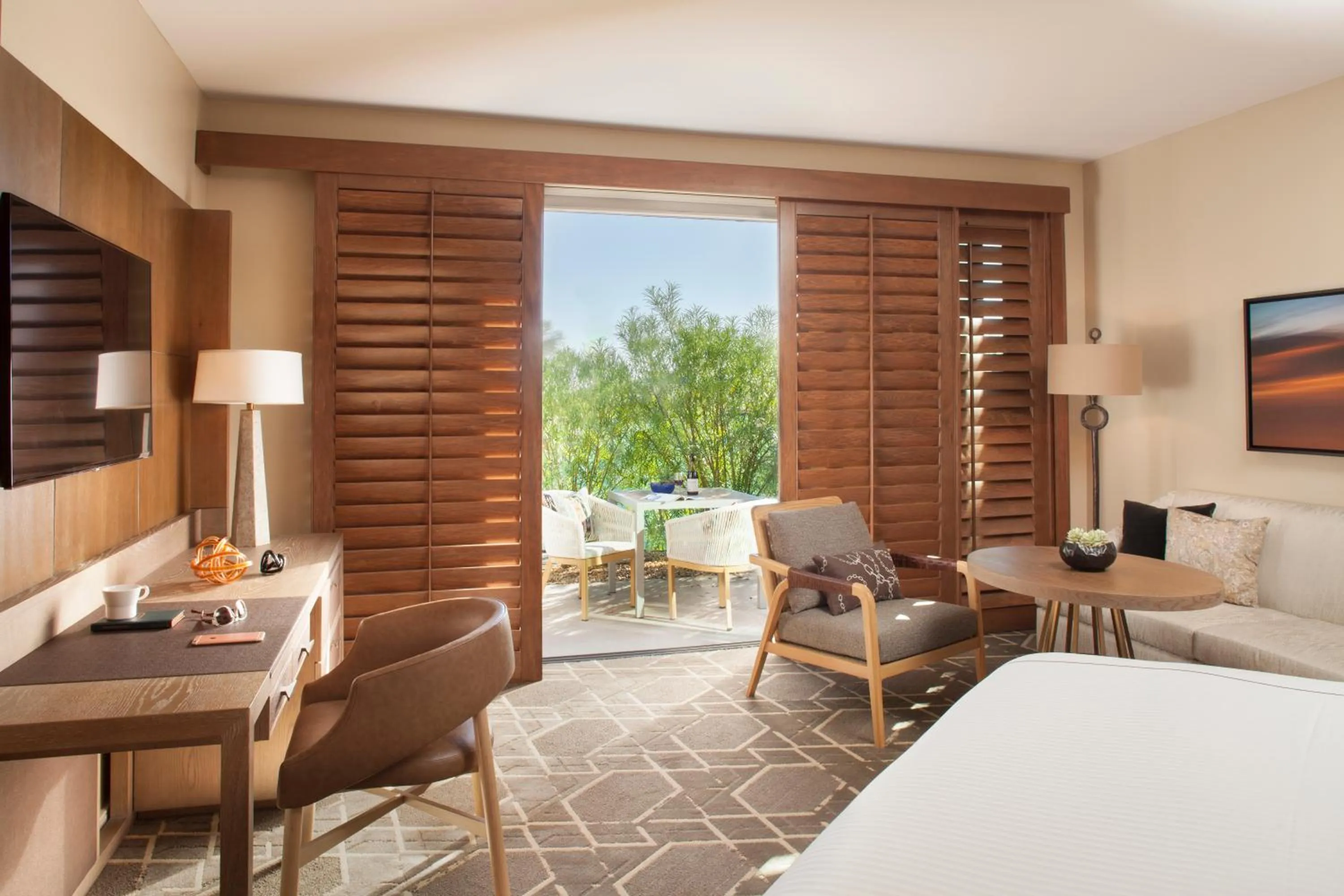 Balcony/Terrace, Bed in Fairmont Scottsdale Princess