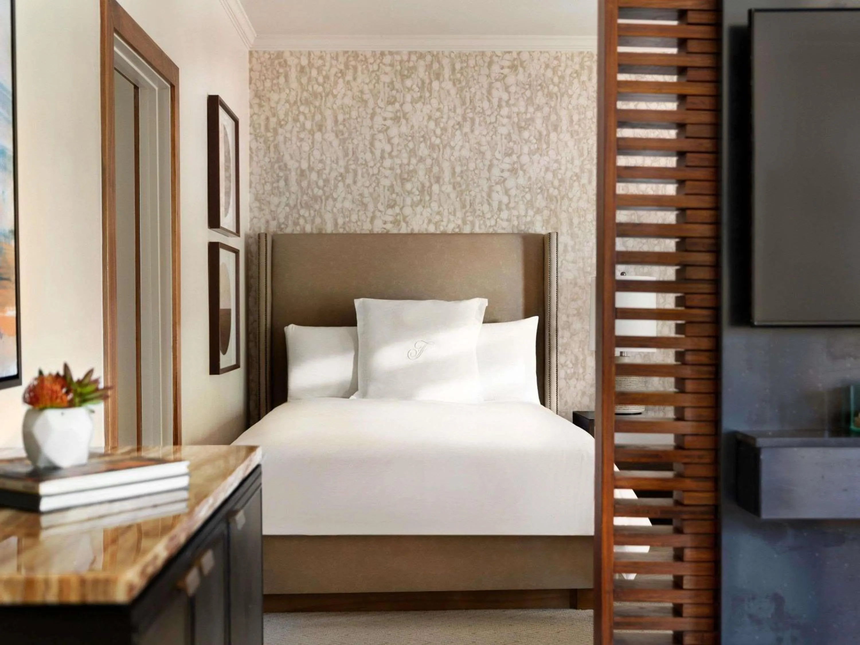 Bedroom, Bed in Fairmont Scottsdale Princess