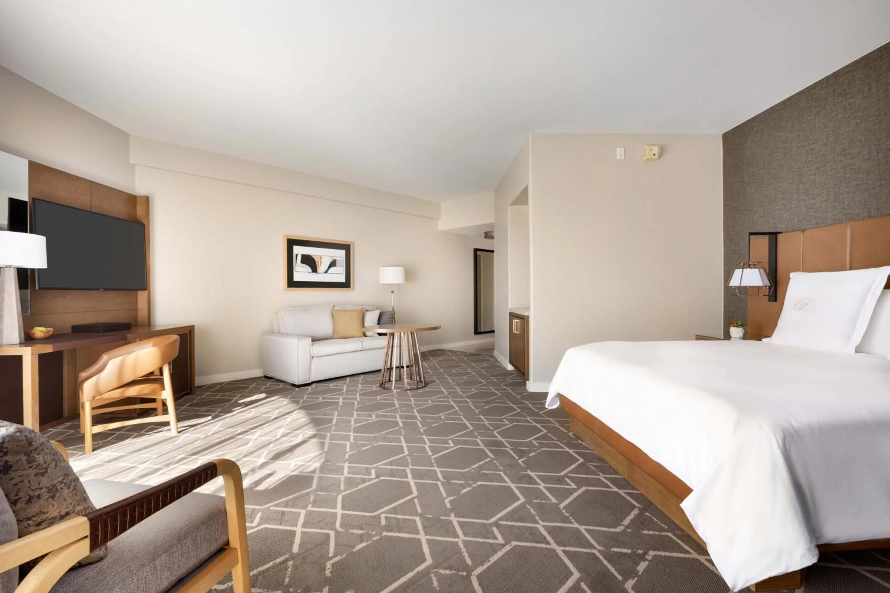 Bedroom, Bed in Fairmont Scottsdale Princess