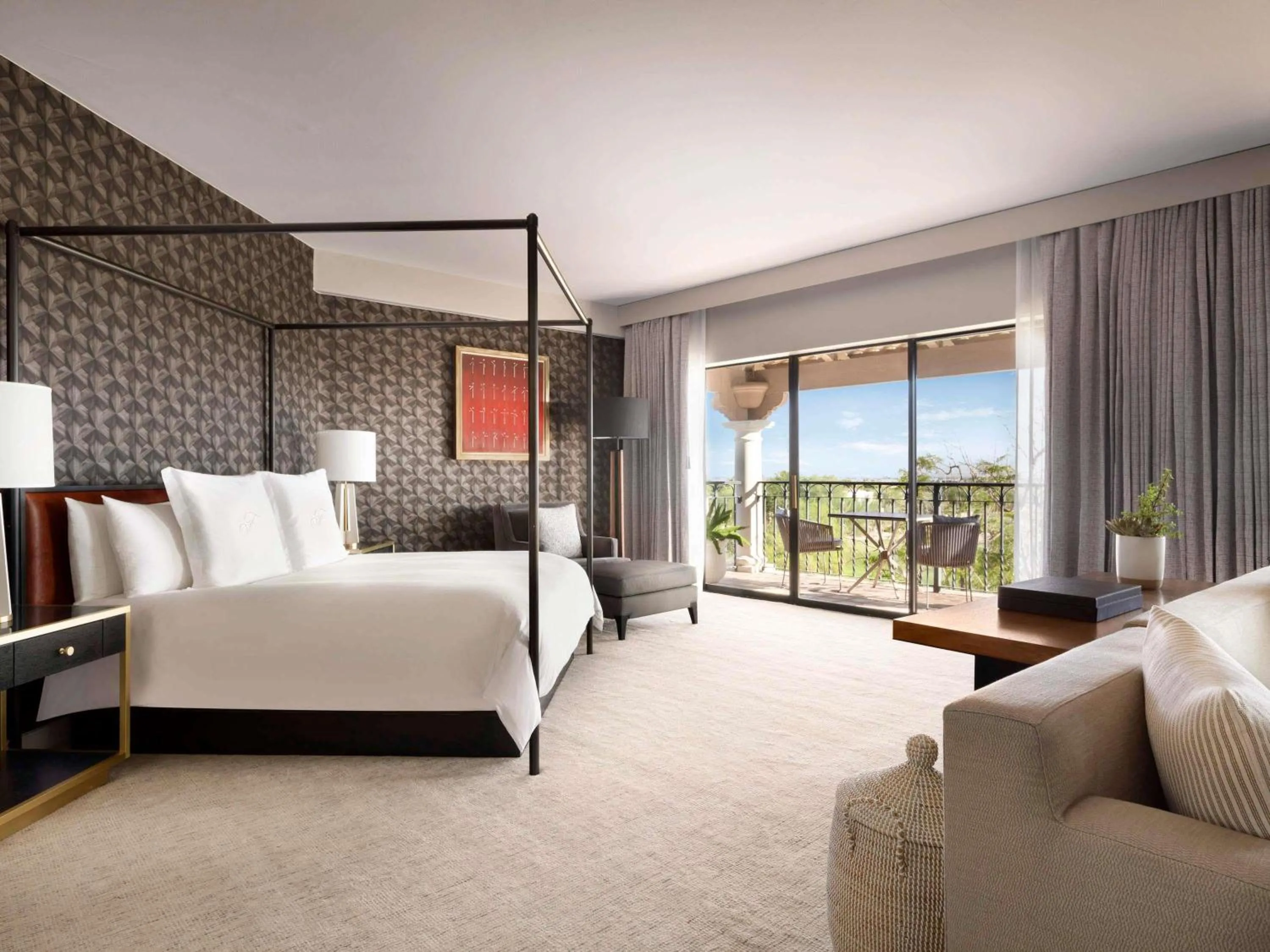 Bedroom, Bed in Fairmont Scottsdale Princess