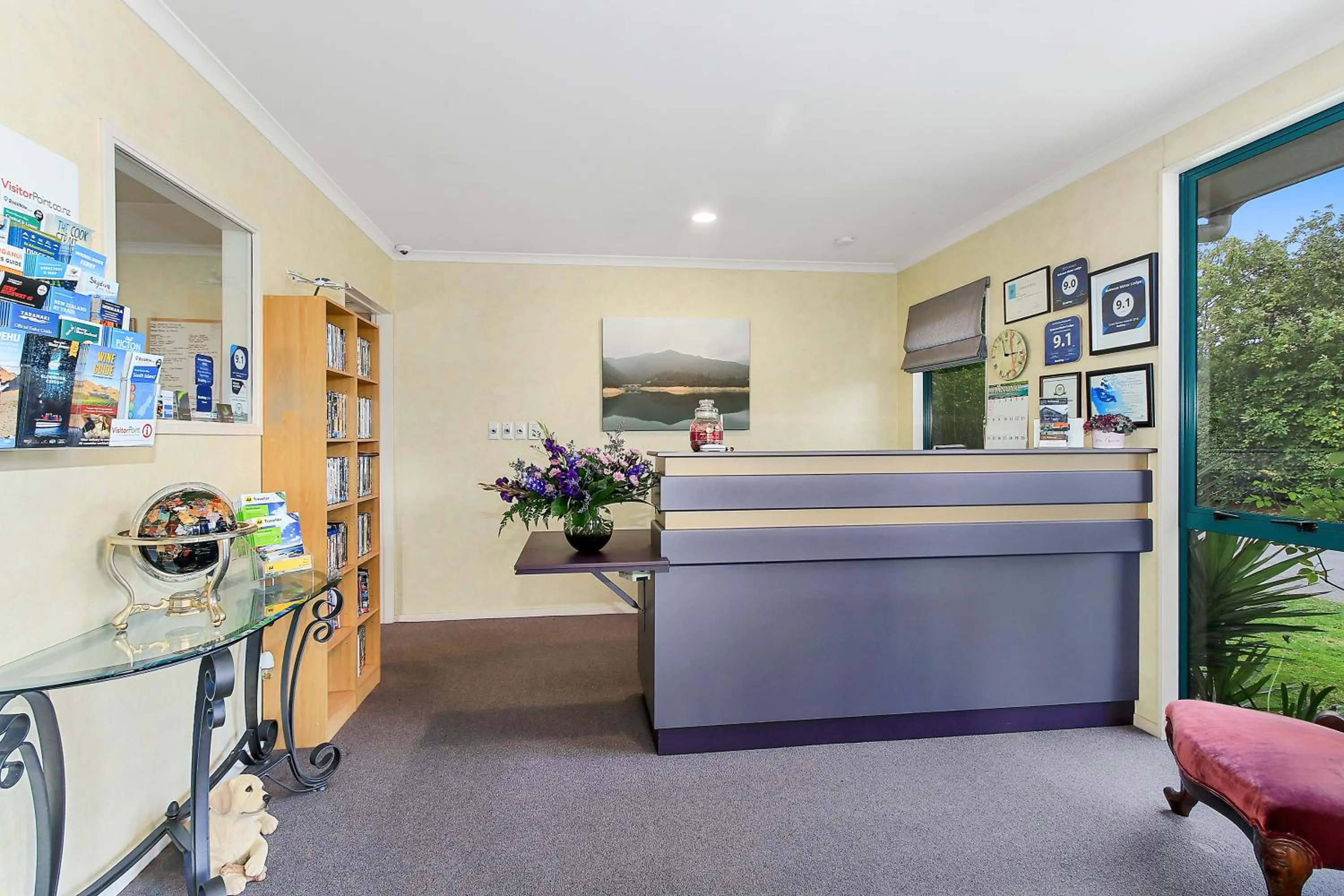 Lobby or reception in Belmont Motor Lodge