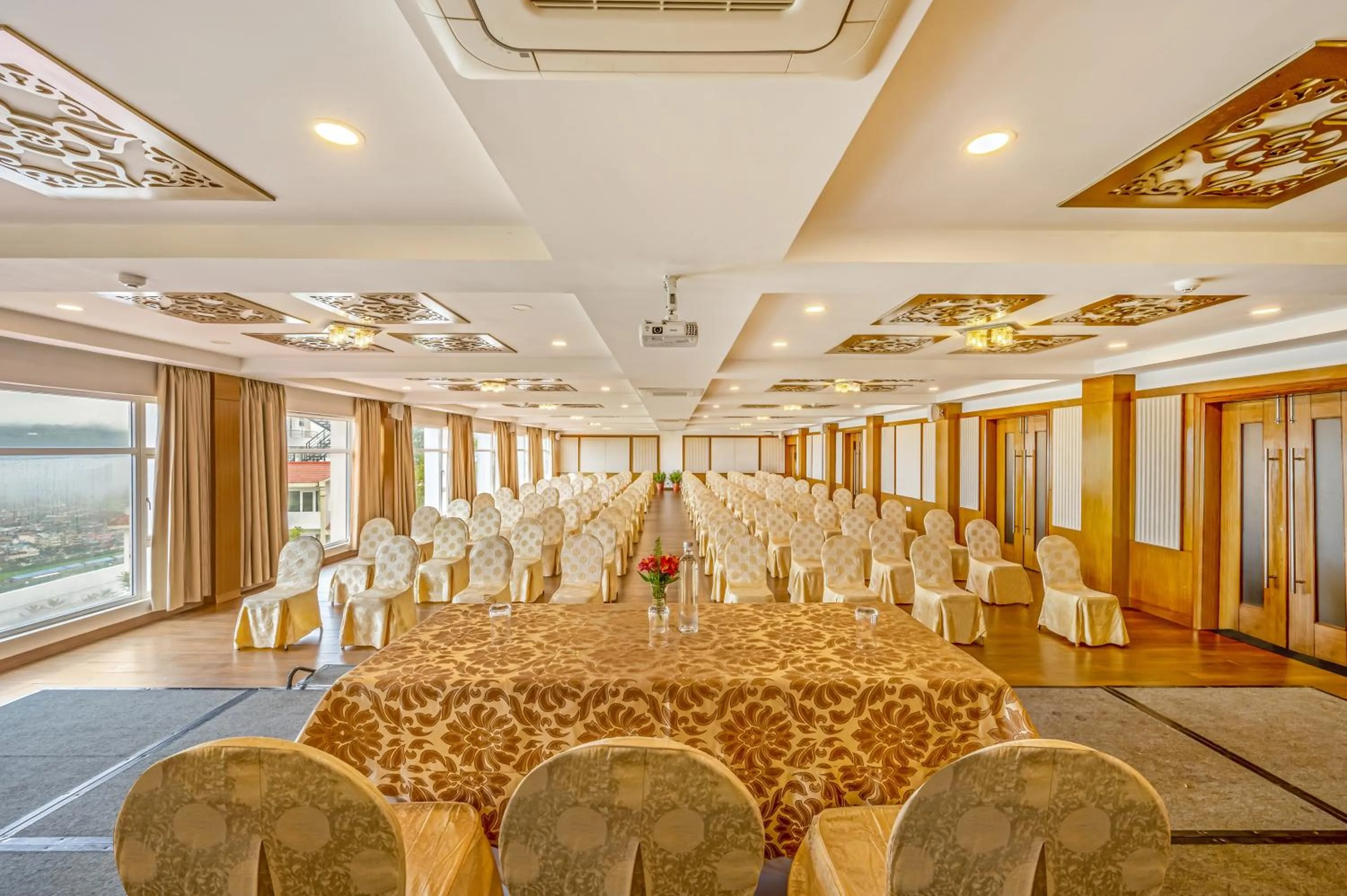 Banquet/Function facilities in Sterling Ooty Elk Hill