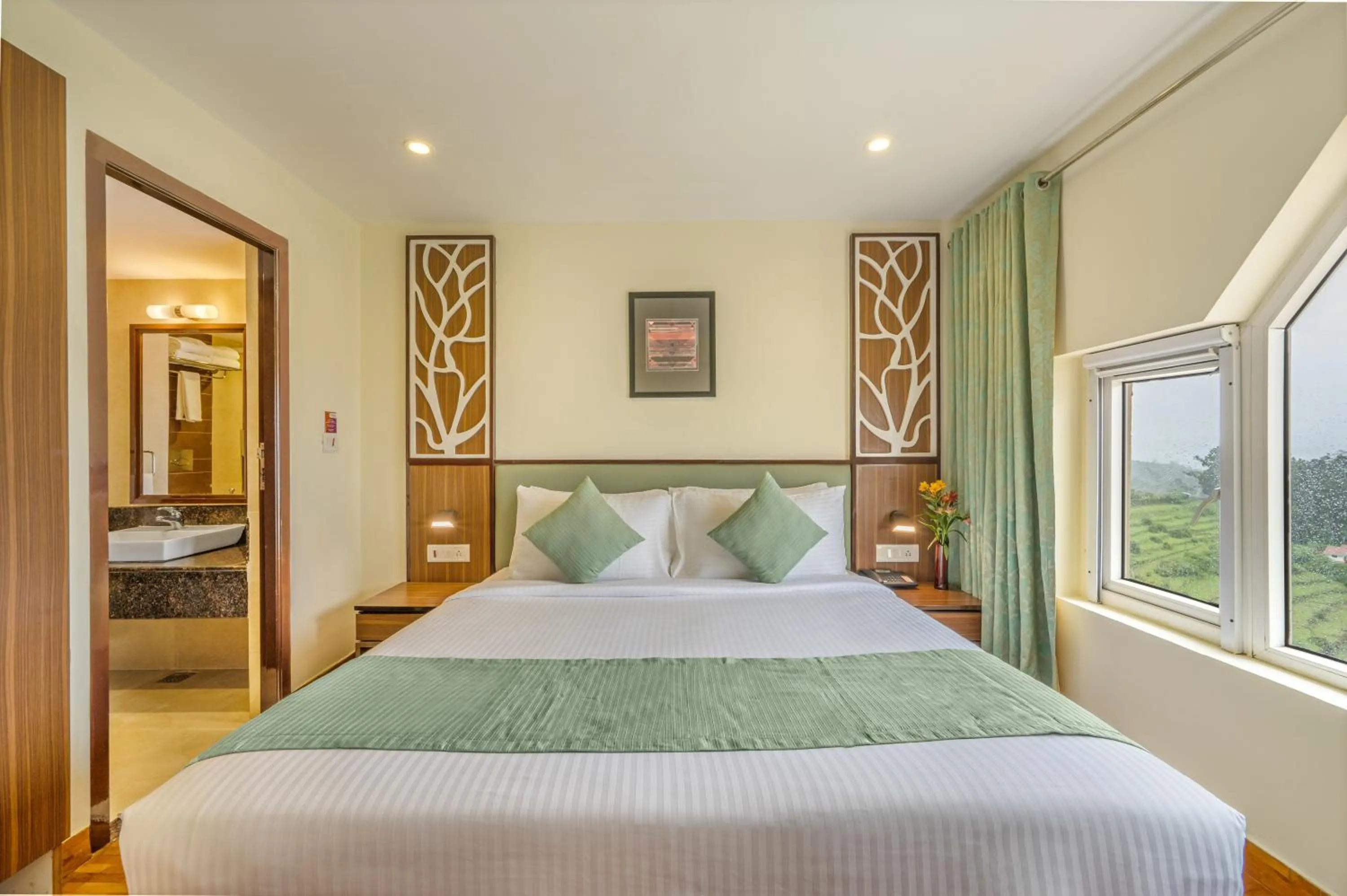 Bedroom, Bed in Sterling Ooty Elk Hill