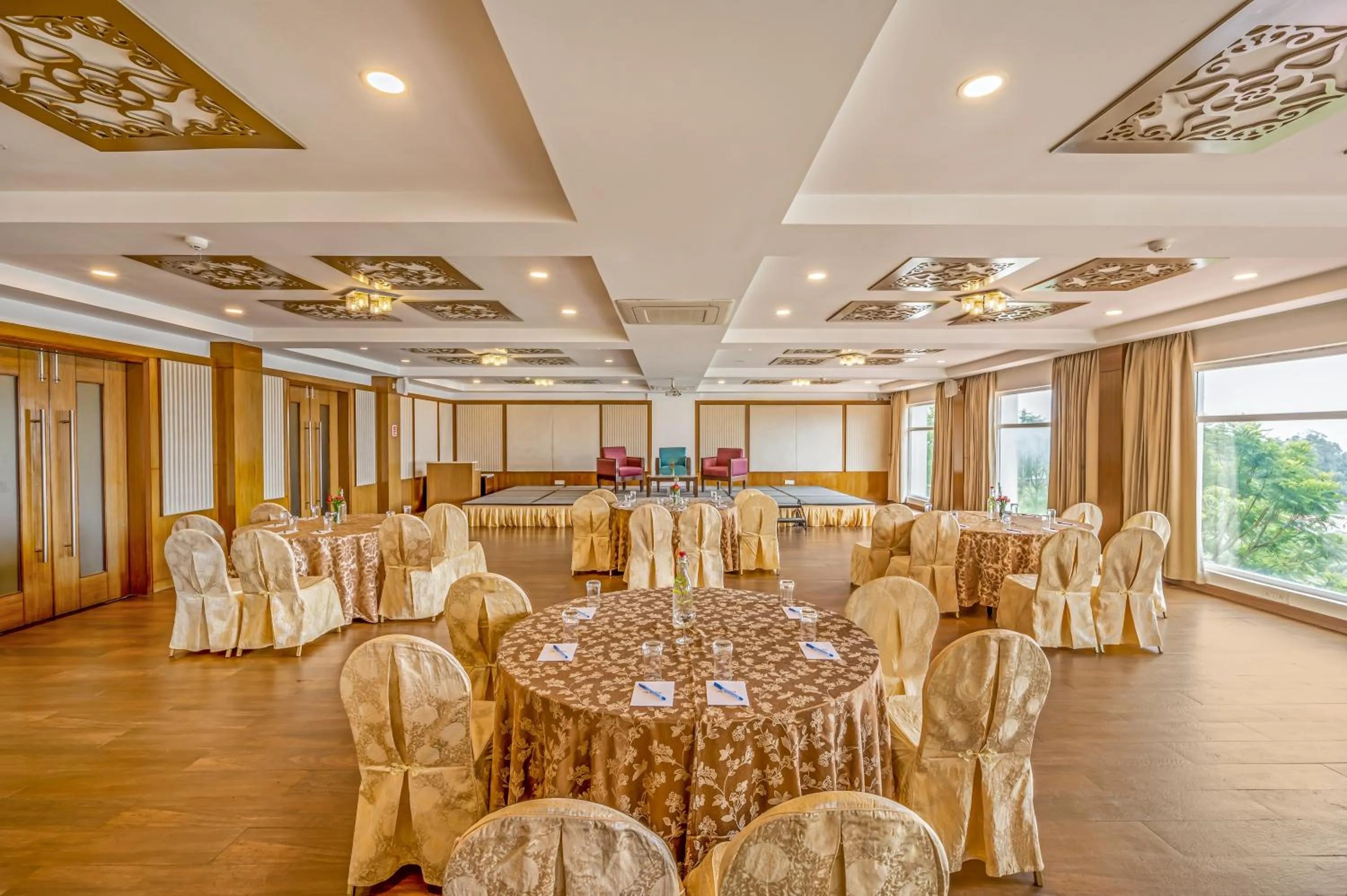 Banquet/Function facilities in Sterling Ooty Elk Hill