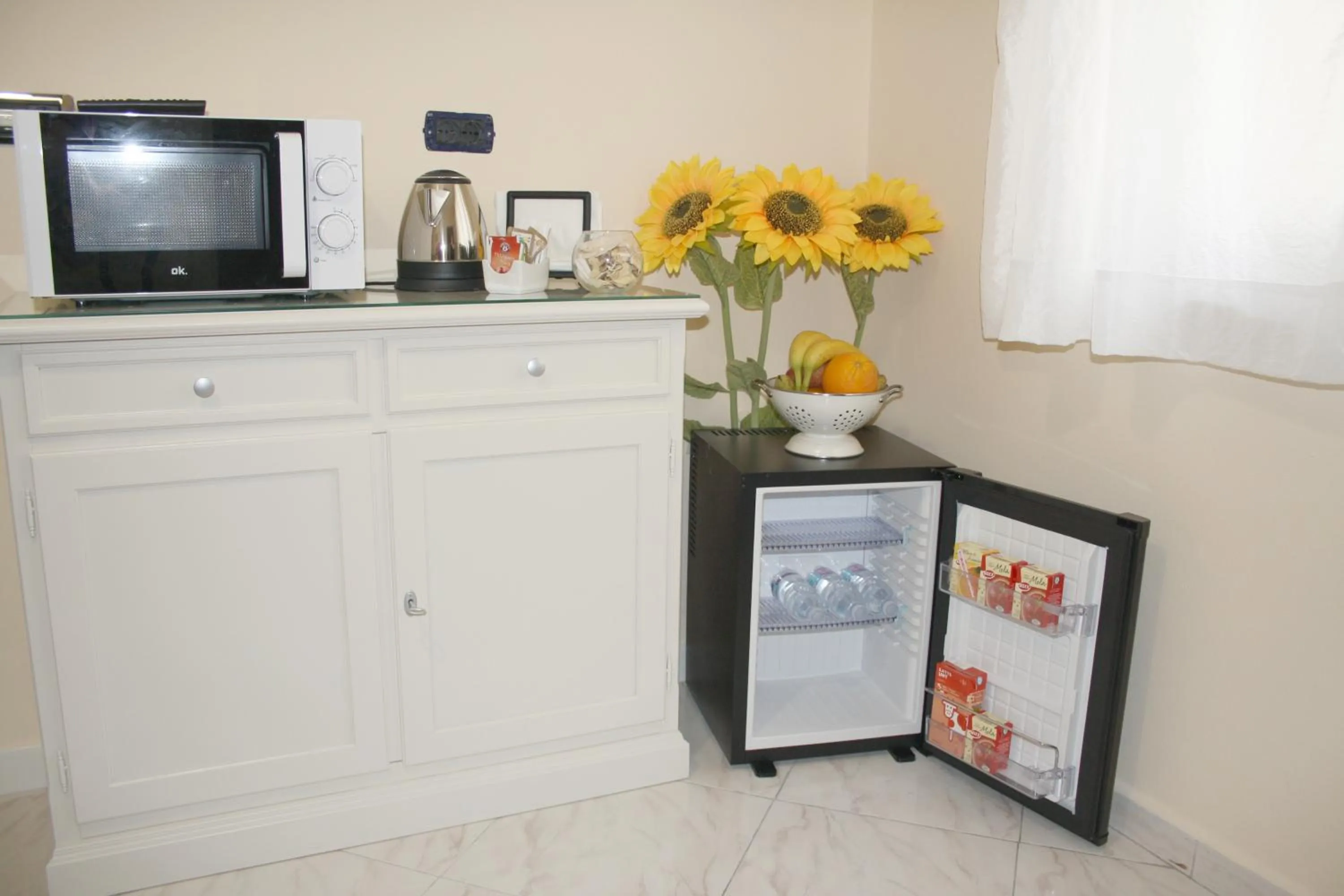 Coffee/tea facilities in City life Pompeii