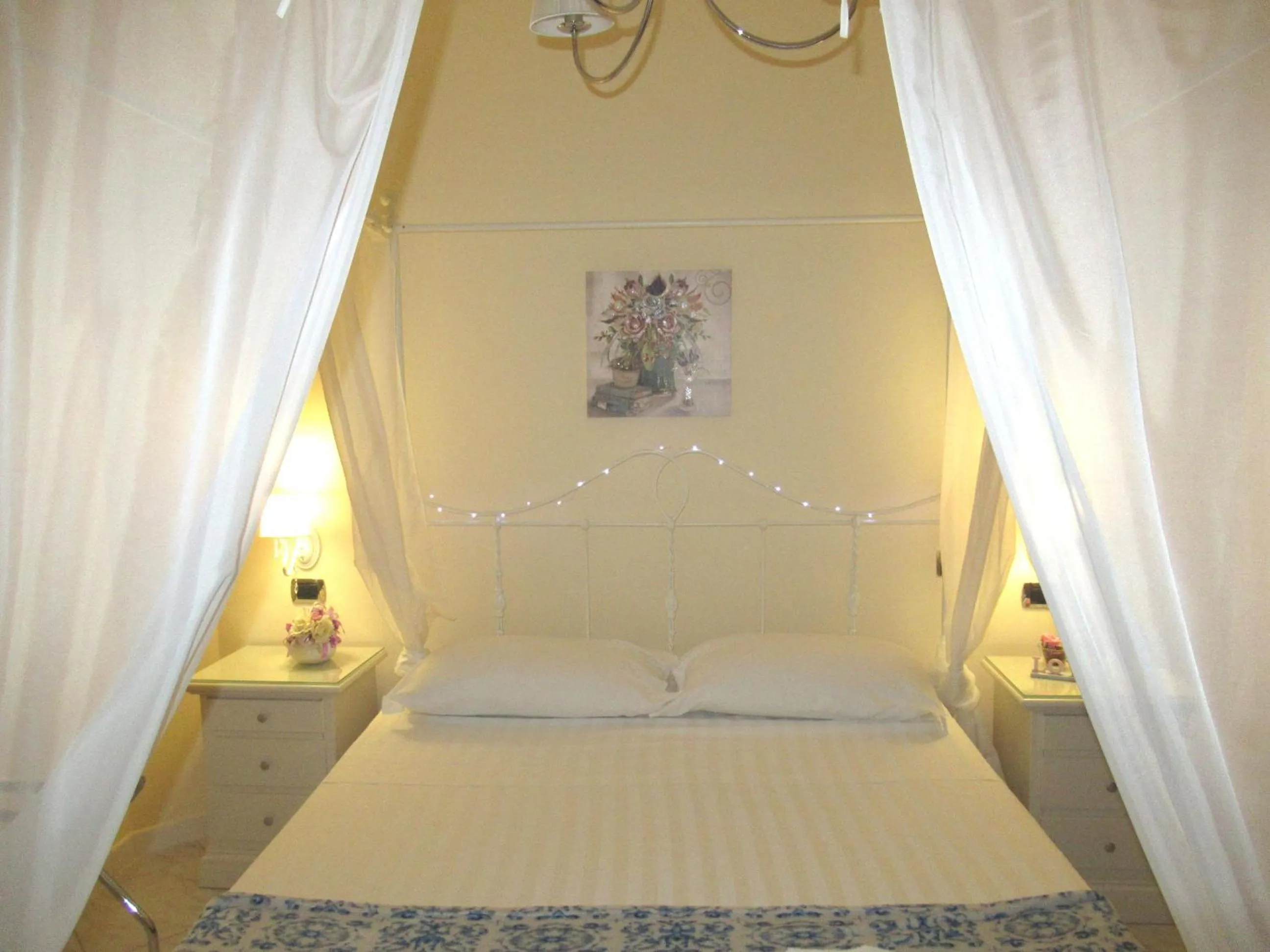 Bed in City life Pompeii