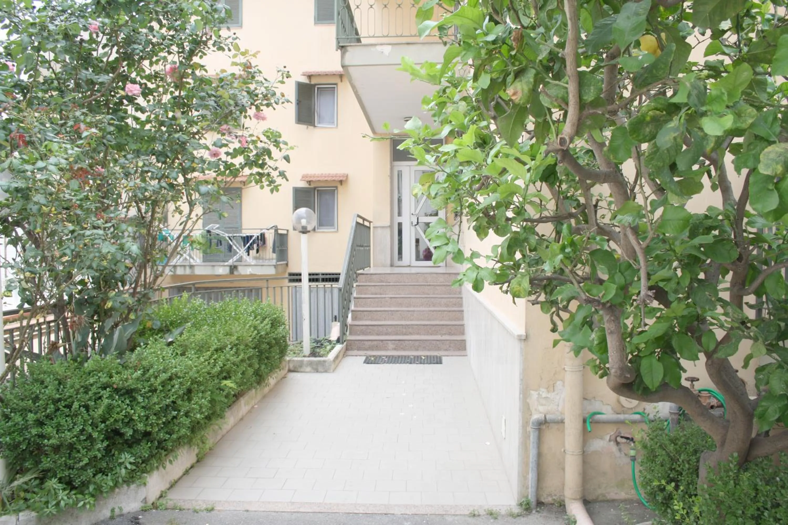 Property building in City life Pompeii